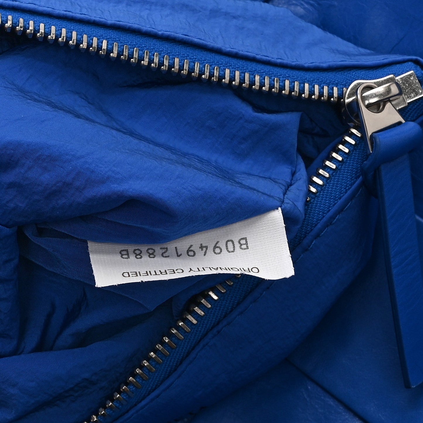 Paper Calfskin Maxi Intrecciato Cassette Messenger Blue