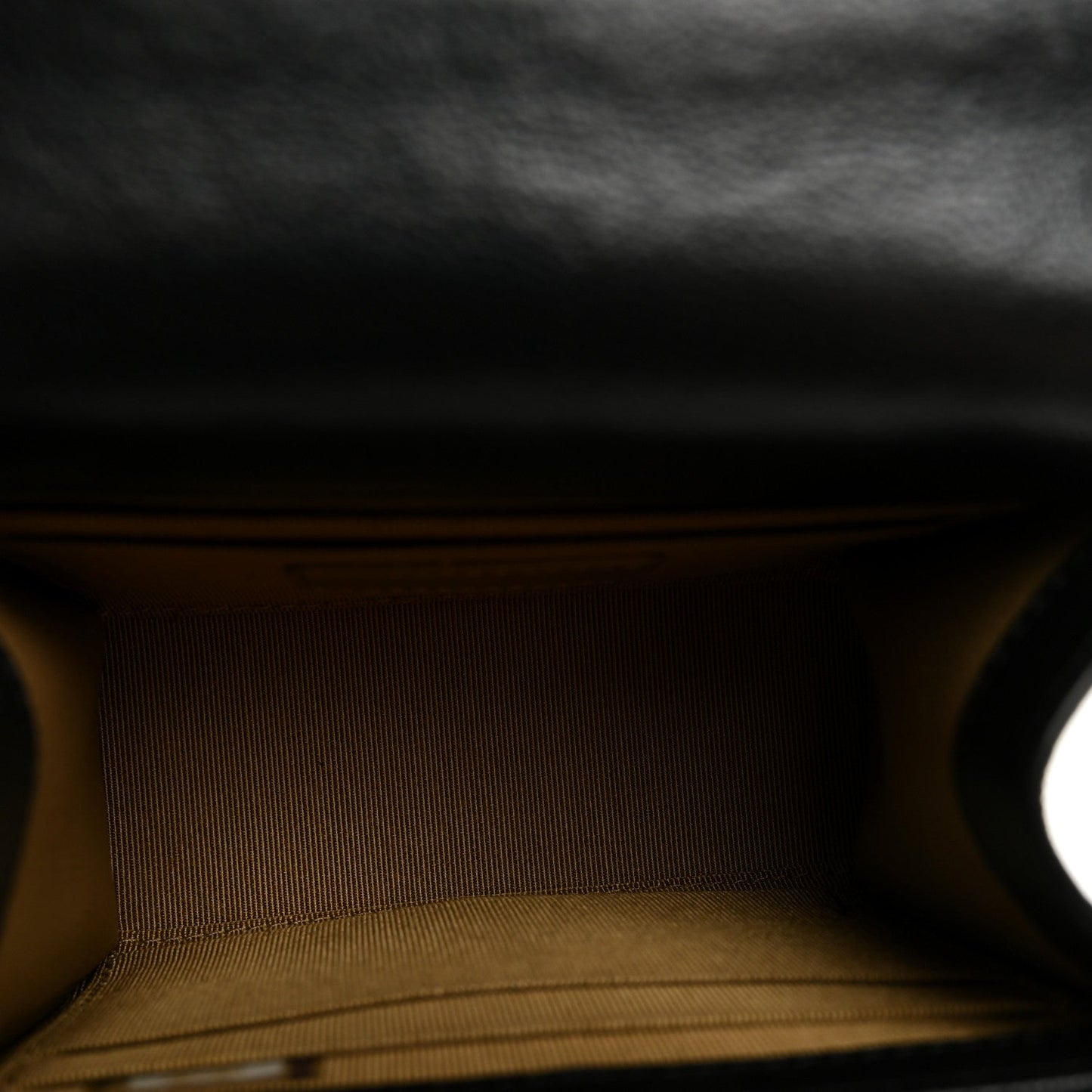 Goatskin Chic Pearls Clutch On Chain Black