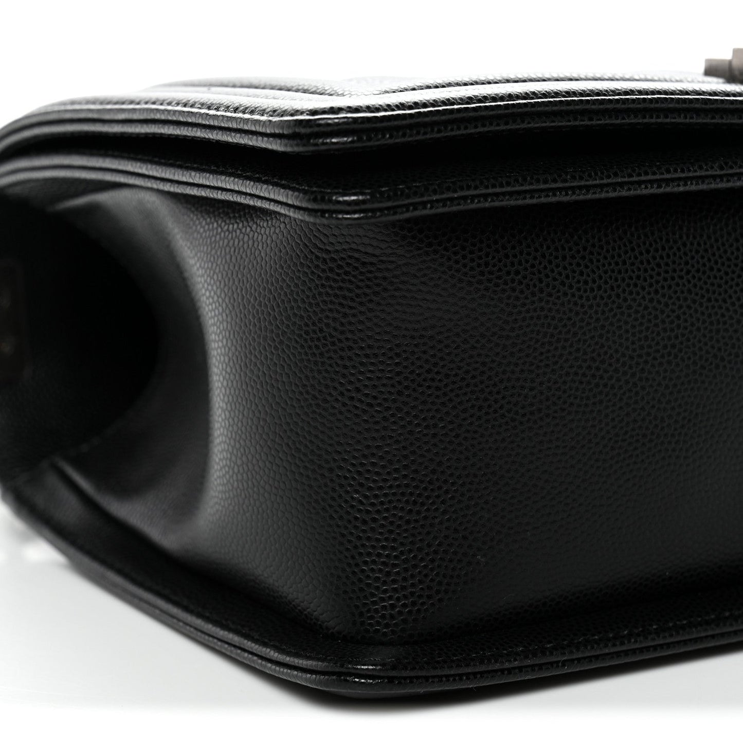 Caviar Quilted Medium Boy Flap Black