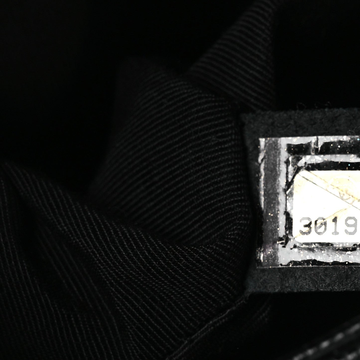Caviar Quilted Medium Boy Flap Black