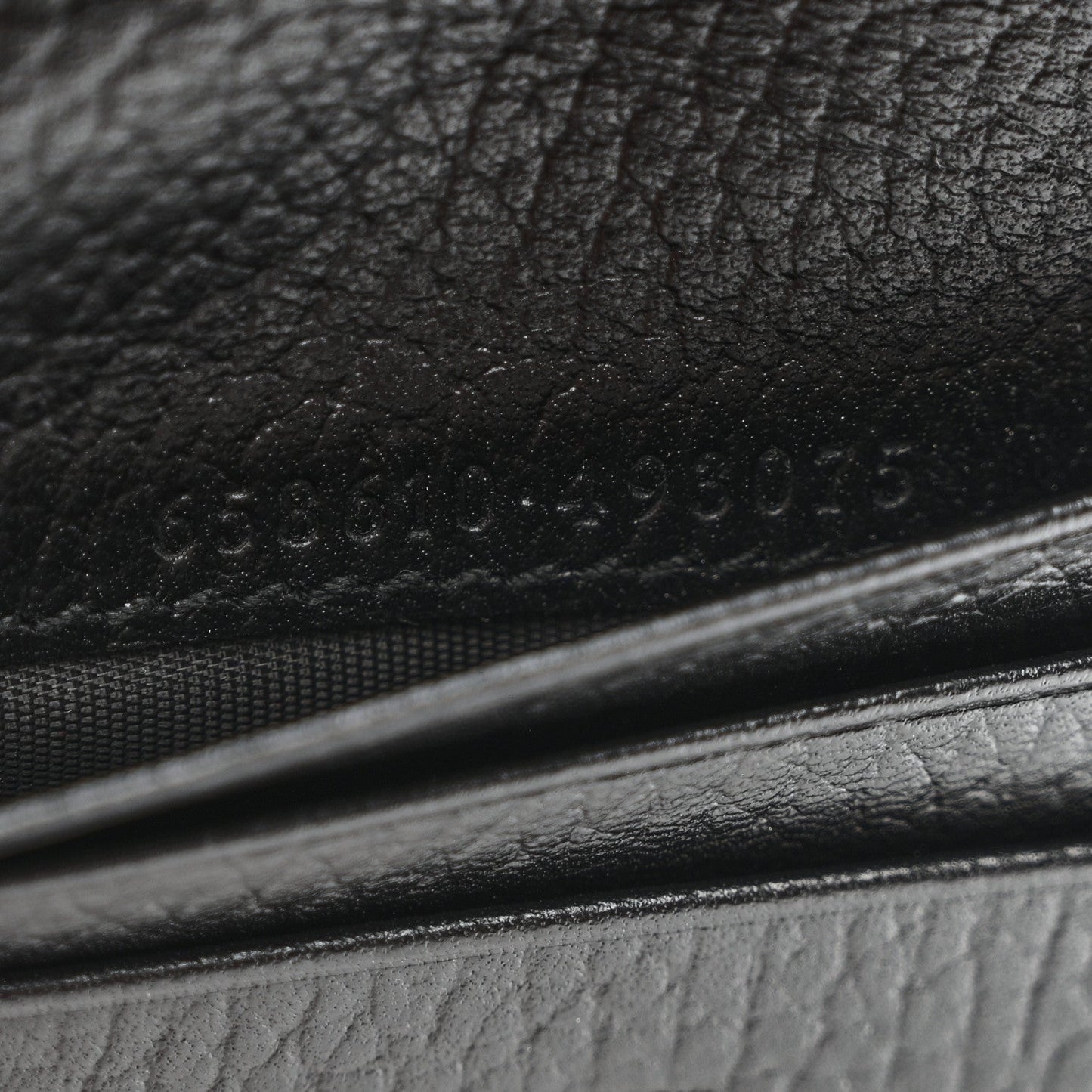 Dollar Calfskin GG Supreme Monogram GG Marmont Card Case Black Beige Ebony