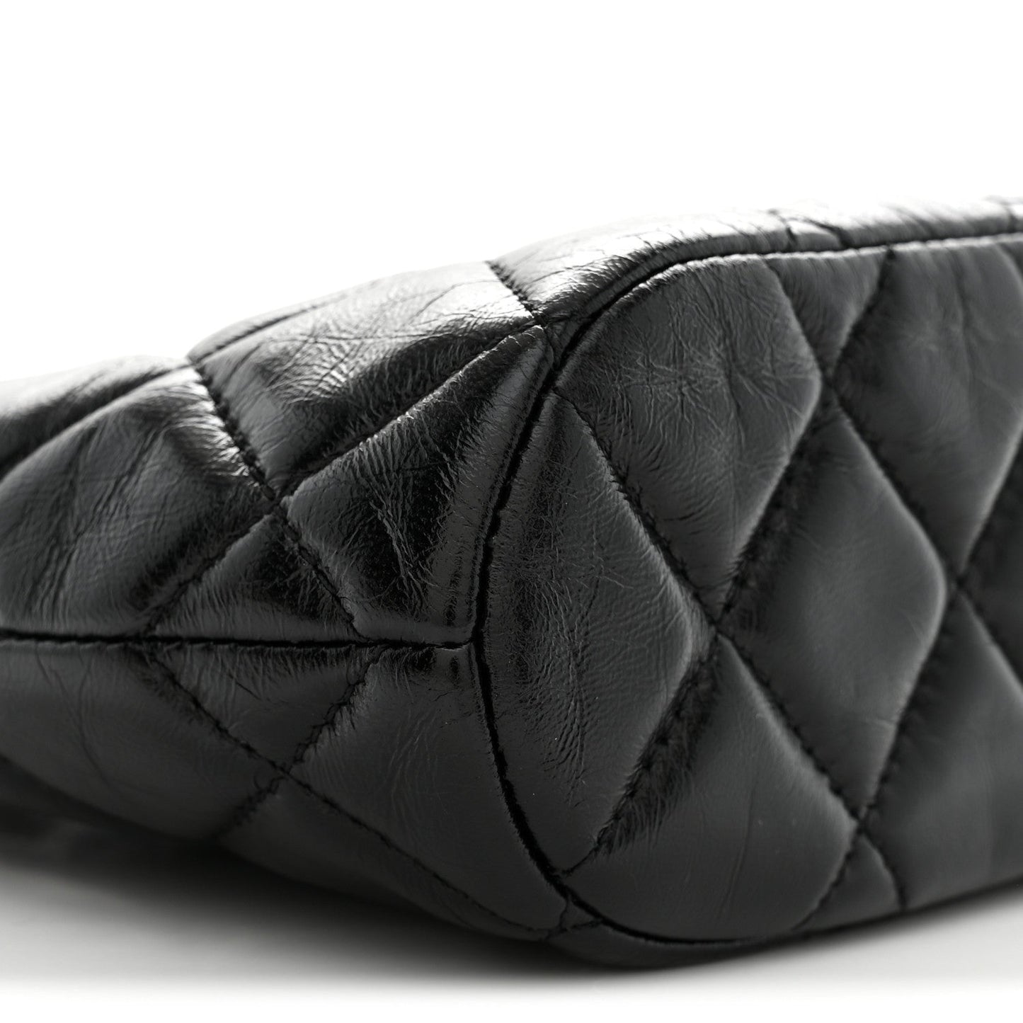 Shiny Lambskin Quilted Shiny Coco Clutch With Chain Black