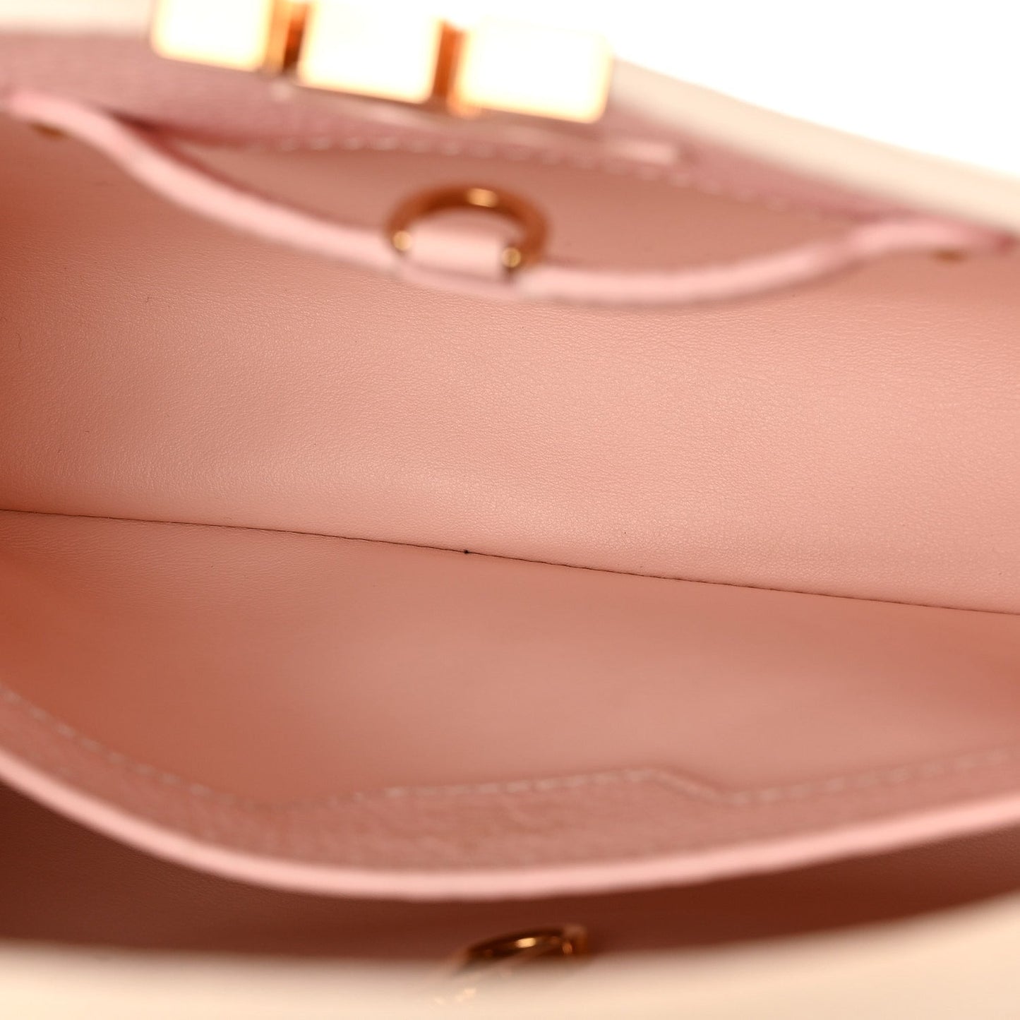 Taurillon Capucines BB Cream Beige Pearly Pink