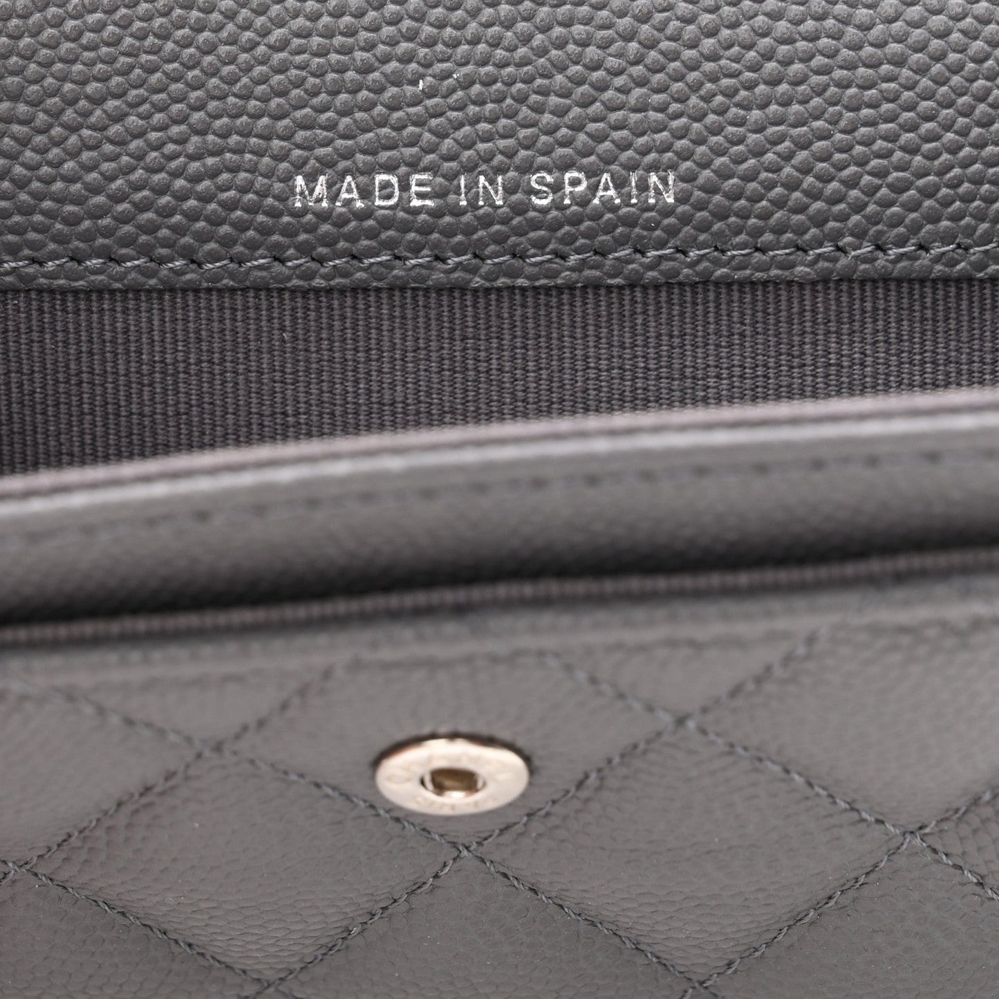 Shiny Caviar Enamel Quilted CC Flap Card Holder Grey