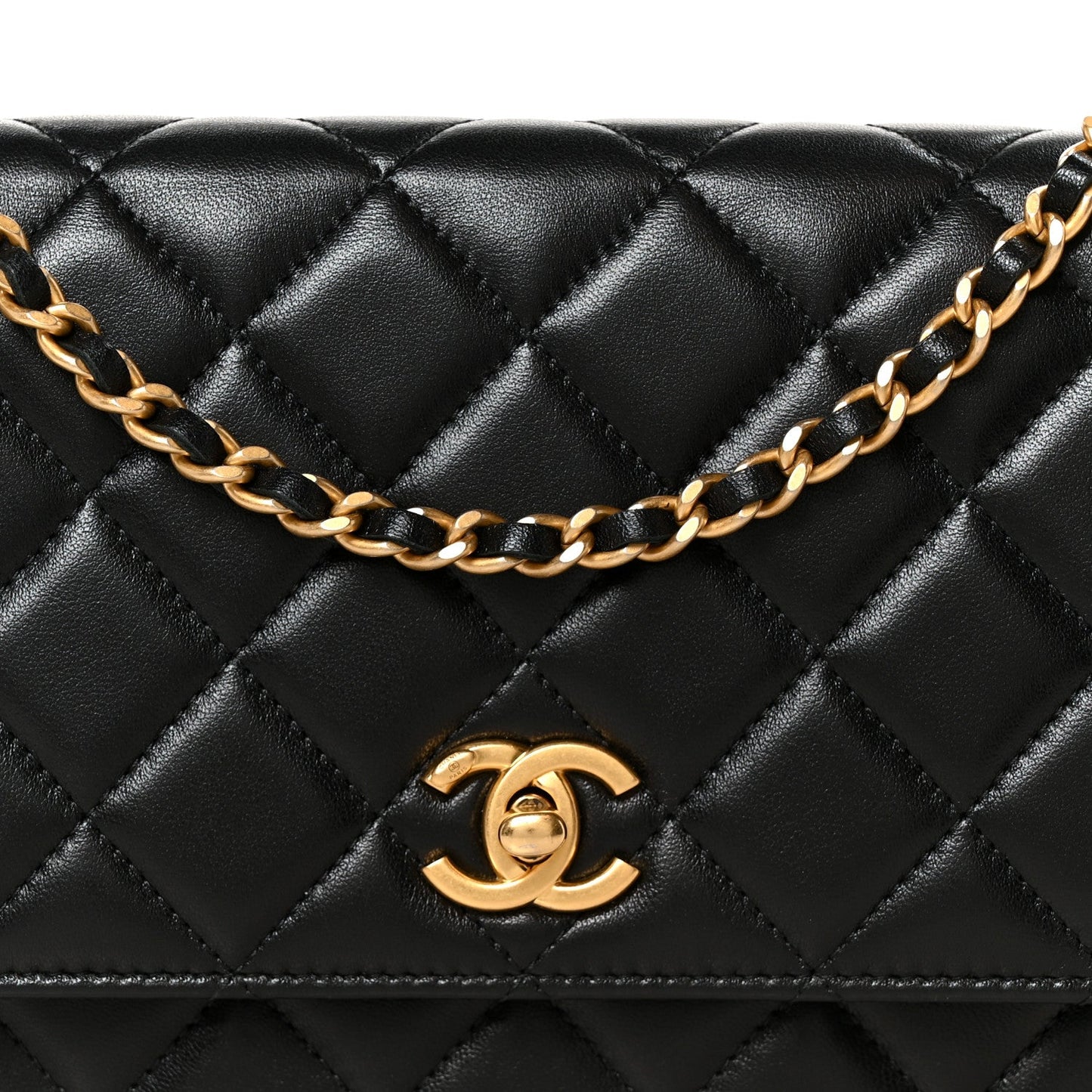 Lambskin Quilted CC Pearl Crush Wallet on Chain WOC Black