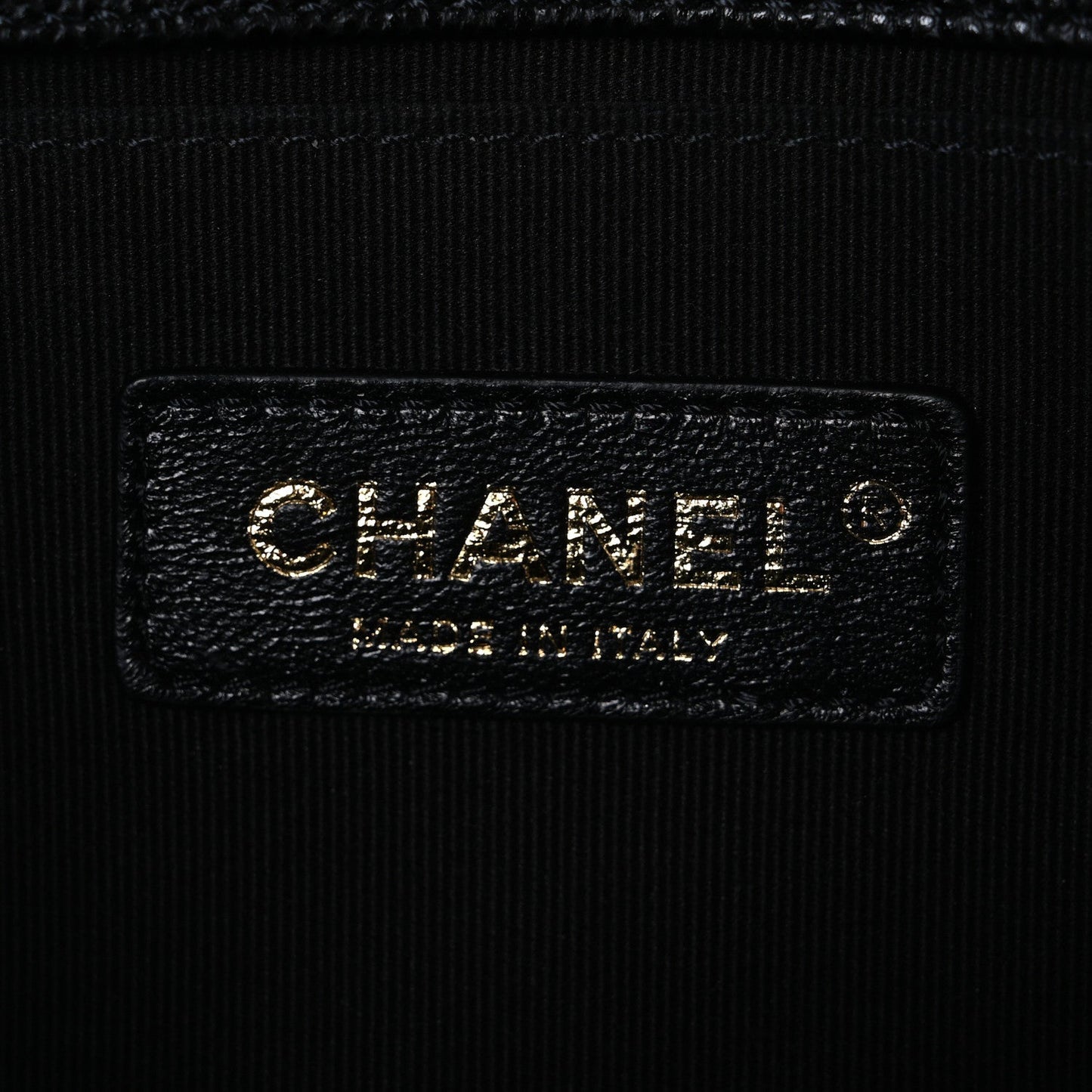 Caviar Quilted Medium Boy Flap Black