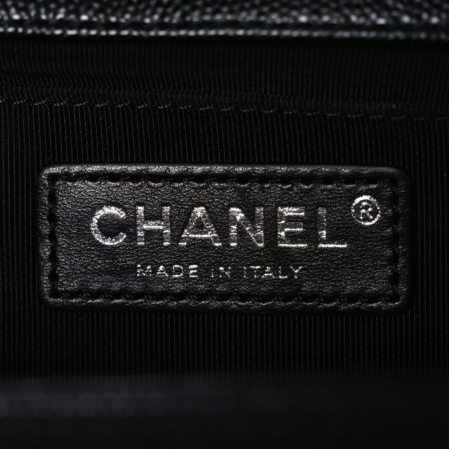Caviar Quilted Medium Boy Flap Black