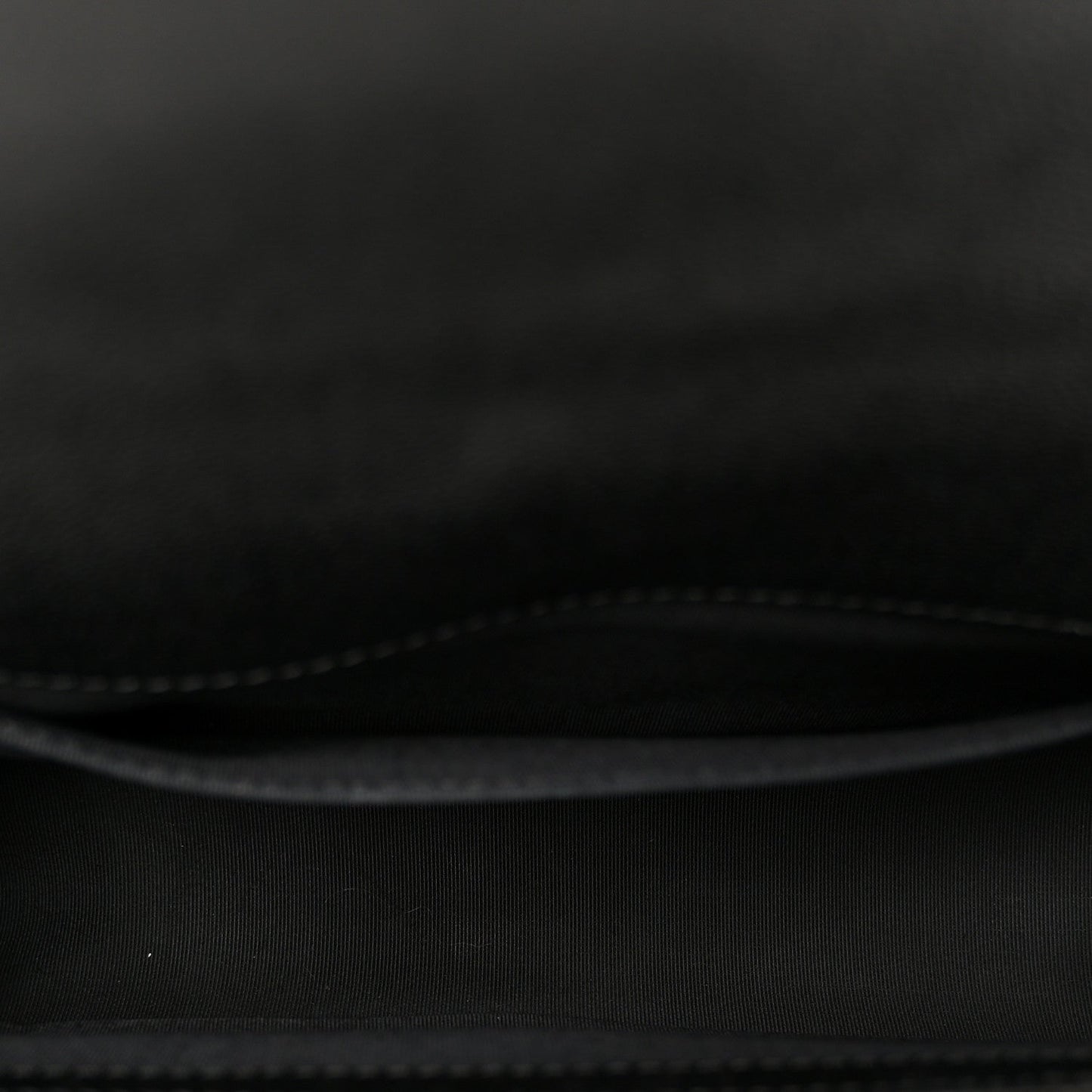 Caviar Chevron Quilted Medium Boy Flap Black