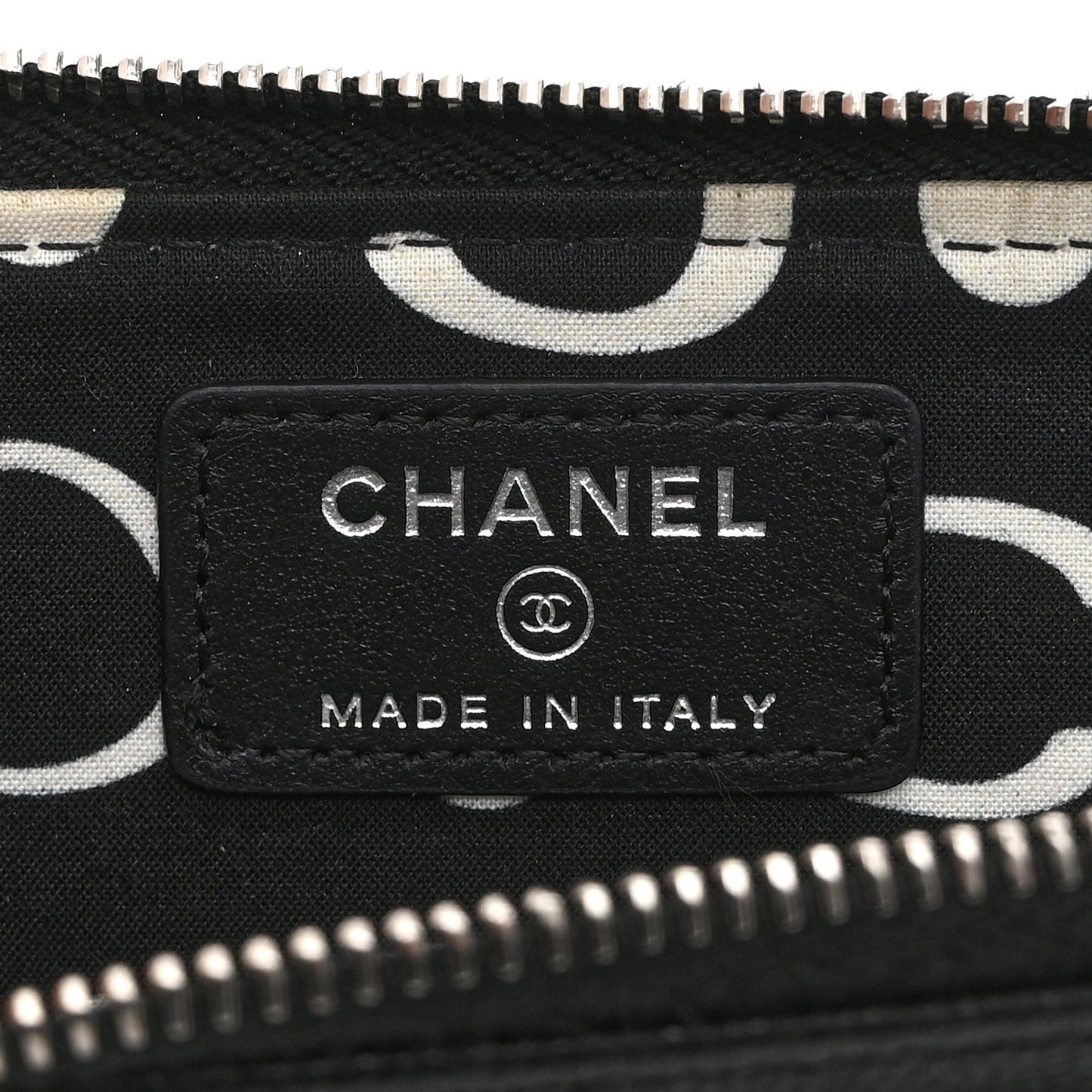 Caviar Quilted CC Logo Zip Around Card Holder Black