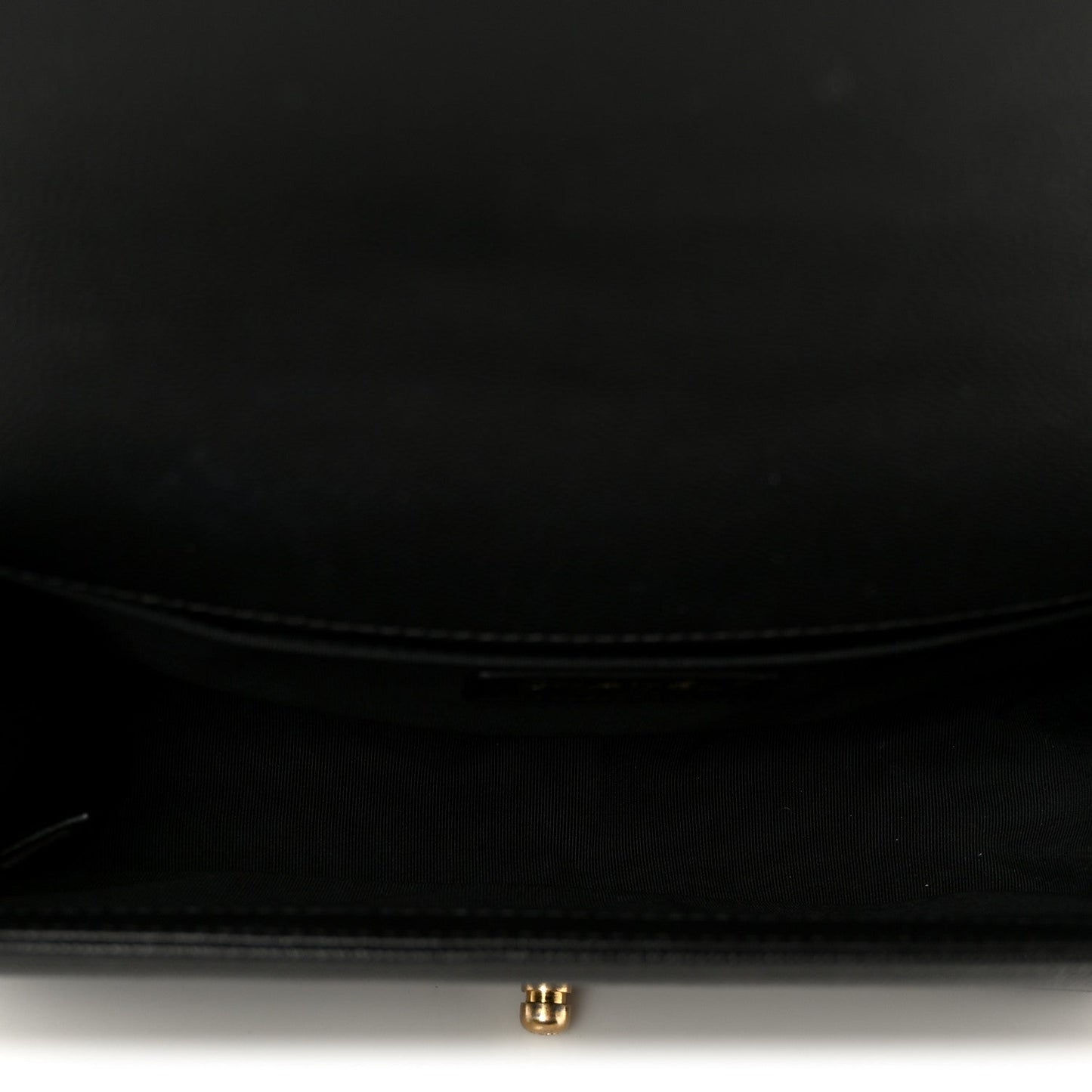 Caviar Quilted Medium Boy Flap Black