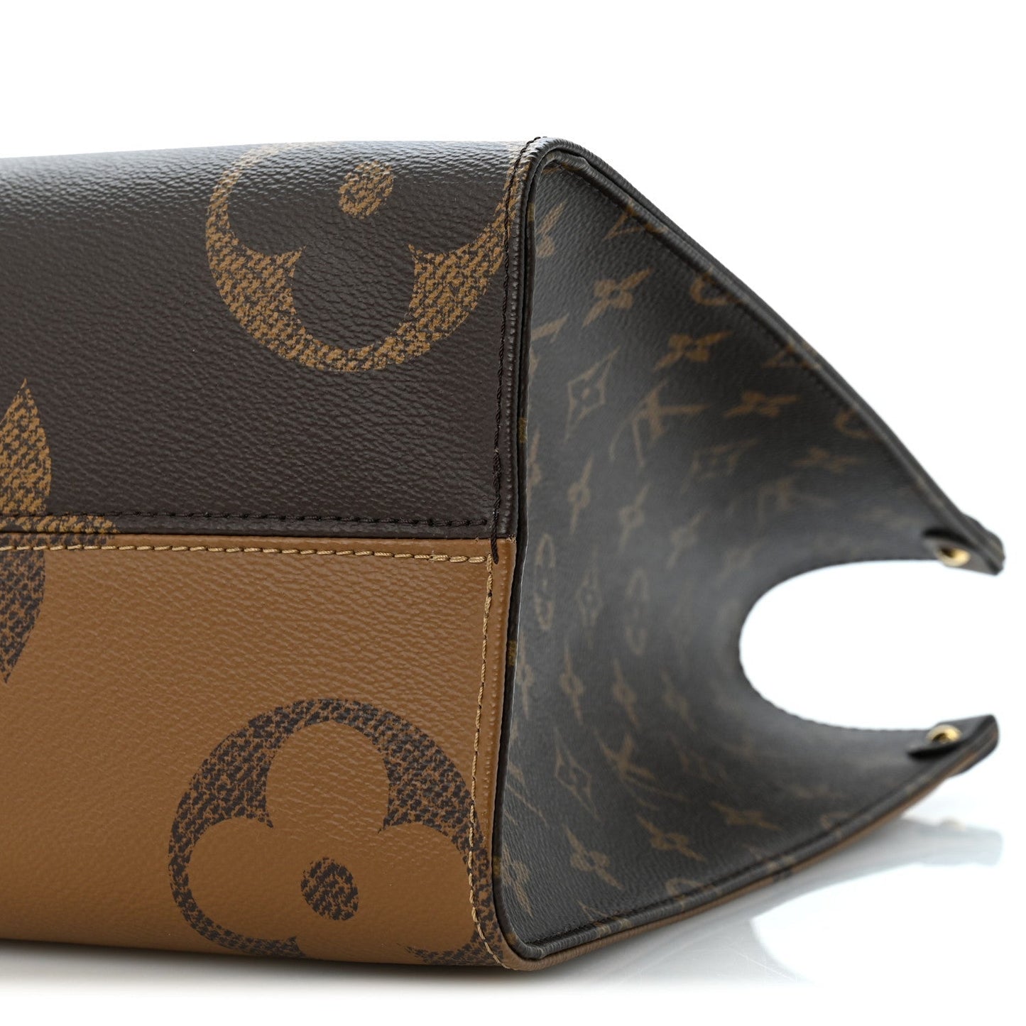 Reverse Monogram Giant Onthego MM