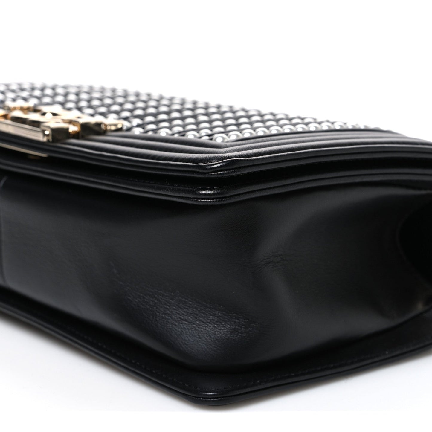Calfskin Pearl Medium Chanel Pearls Boy Flap Black