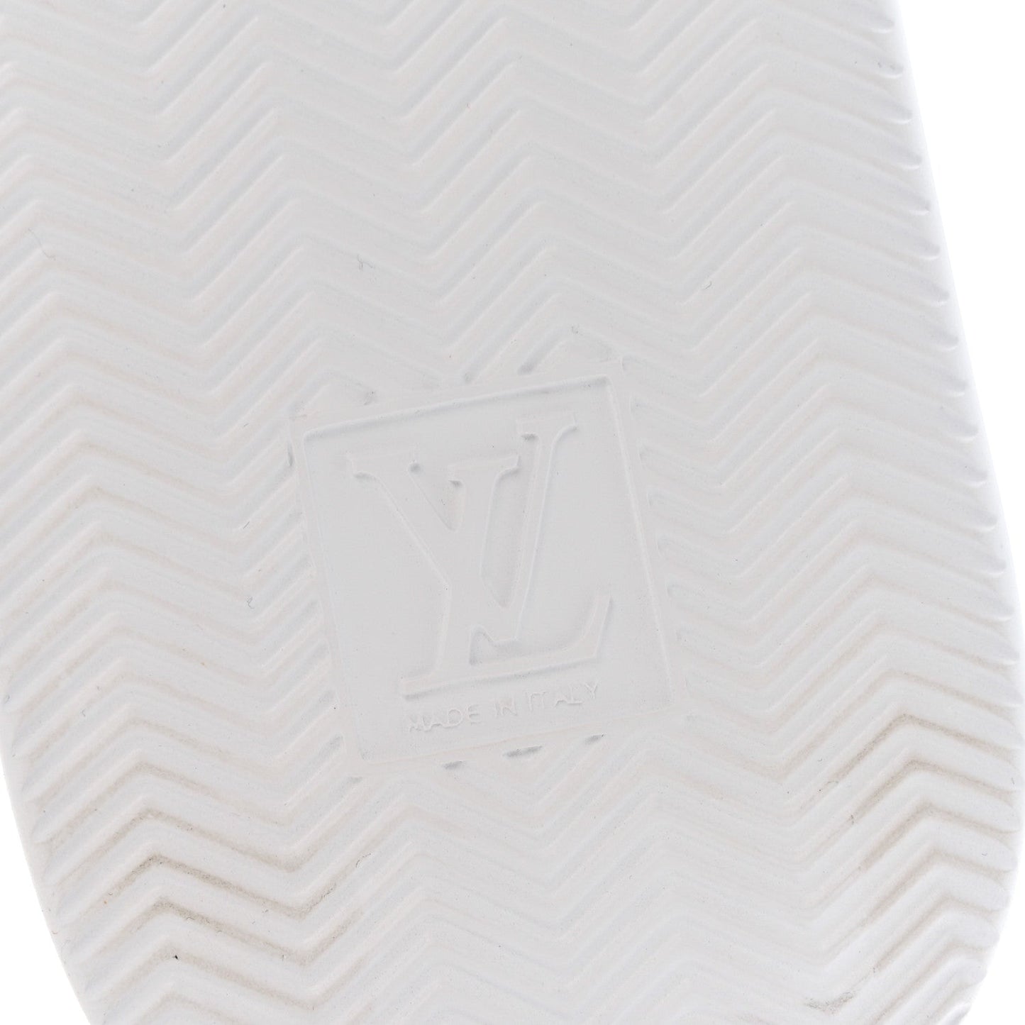 Grained Calfskin Embossed Monogram Mens Beverly Hills Sneakers 8.5 White