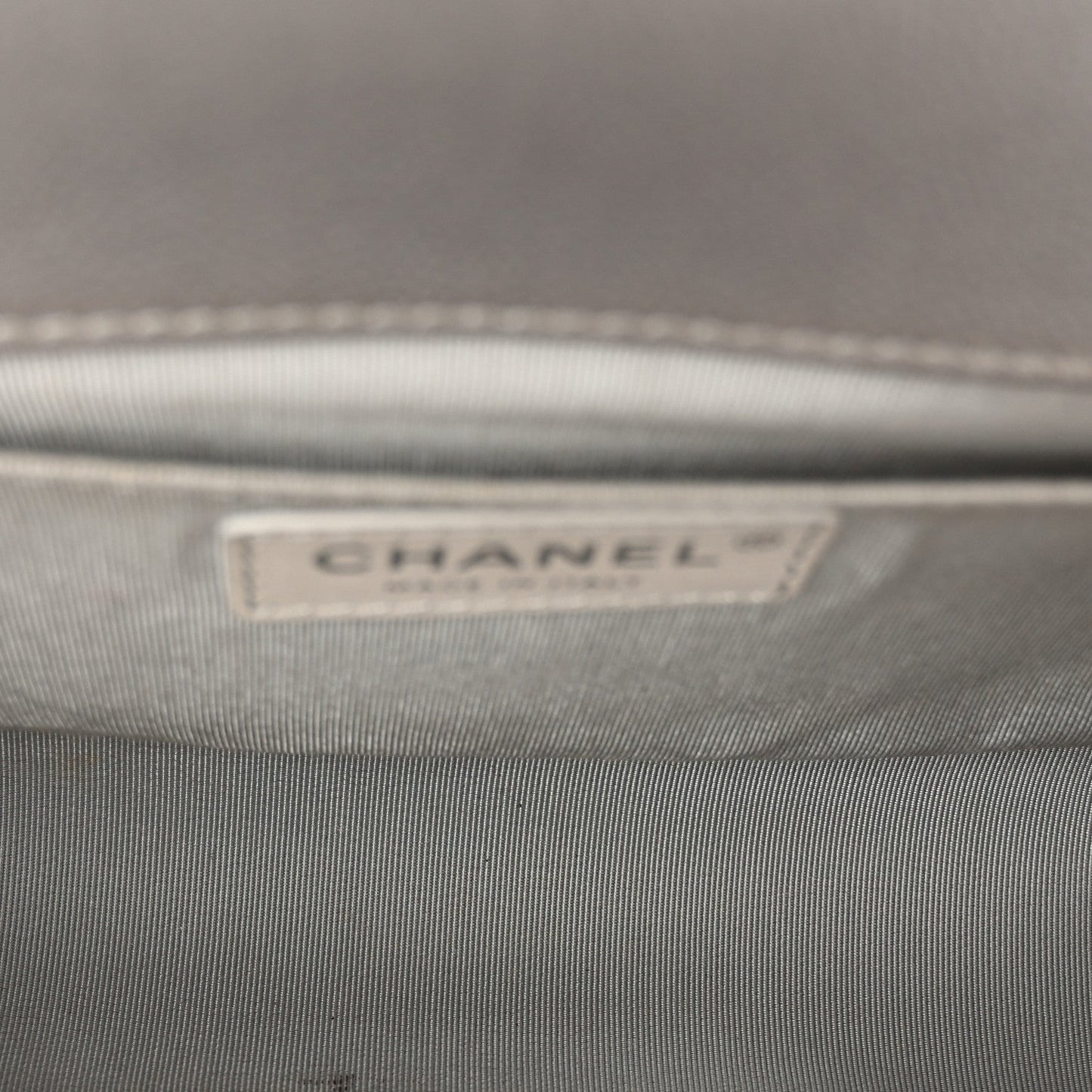 Metallic Caviar Chevron Quilted Medium Boy Flap Silver