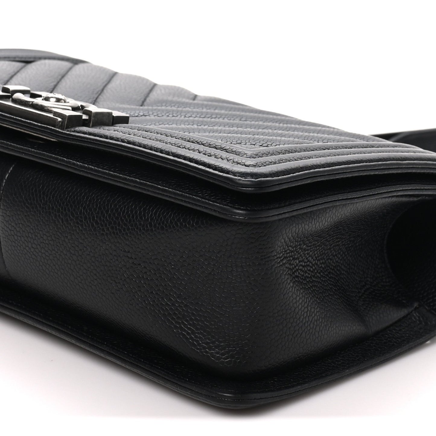 Caviar Chevron Quilted Medium Boy Flap Black