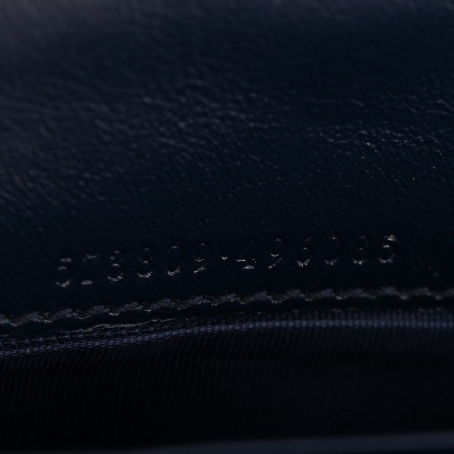 Vintage Effect Calfskin Matelasse Diagonal Torchon GG Marmont Continental Wallet Blue Agata Mystic White
