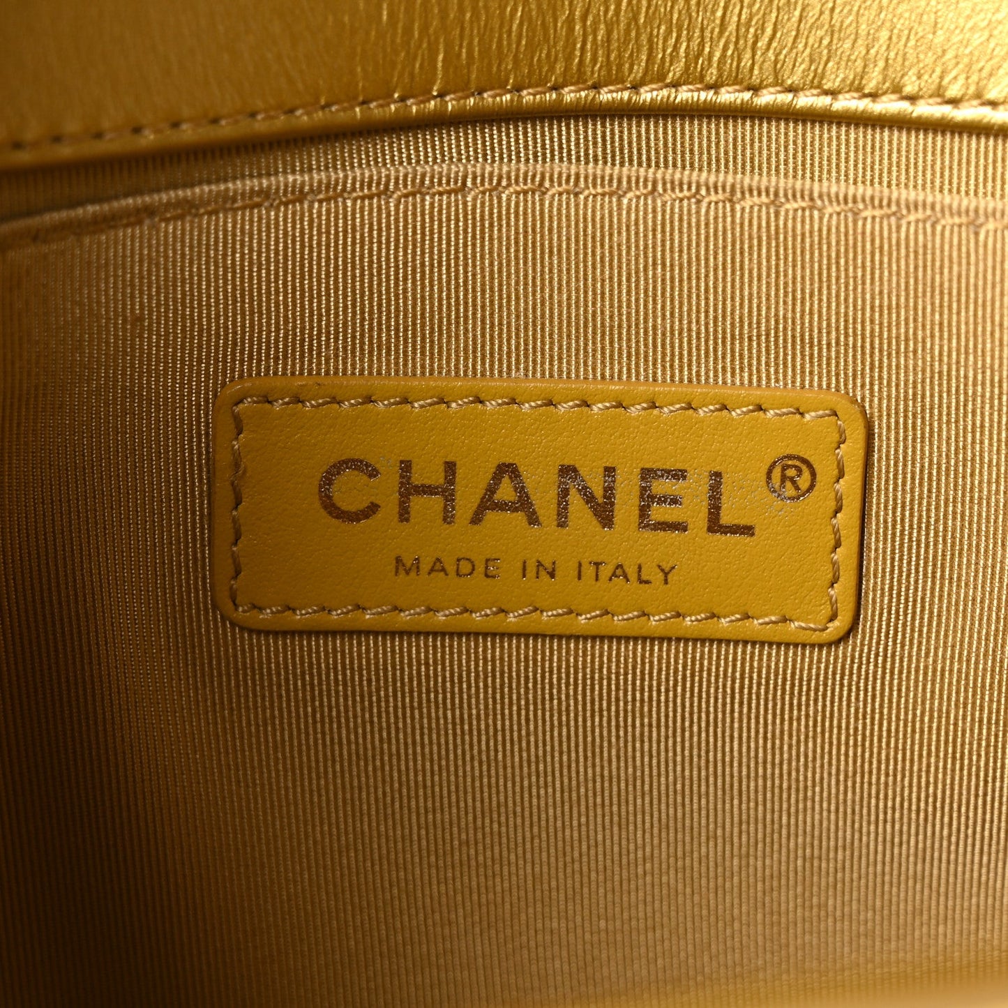 Metallic Calfskin Crocodile Embossed Graffiti Medium Cocodile Boy Flap Gold
