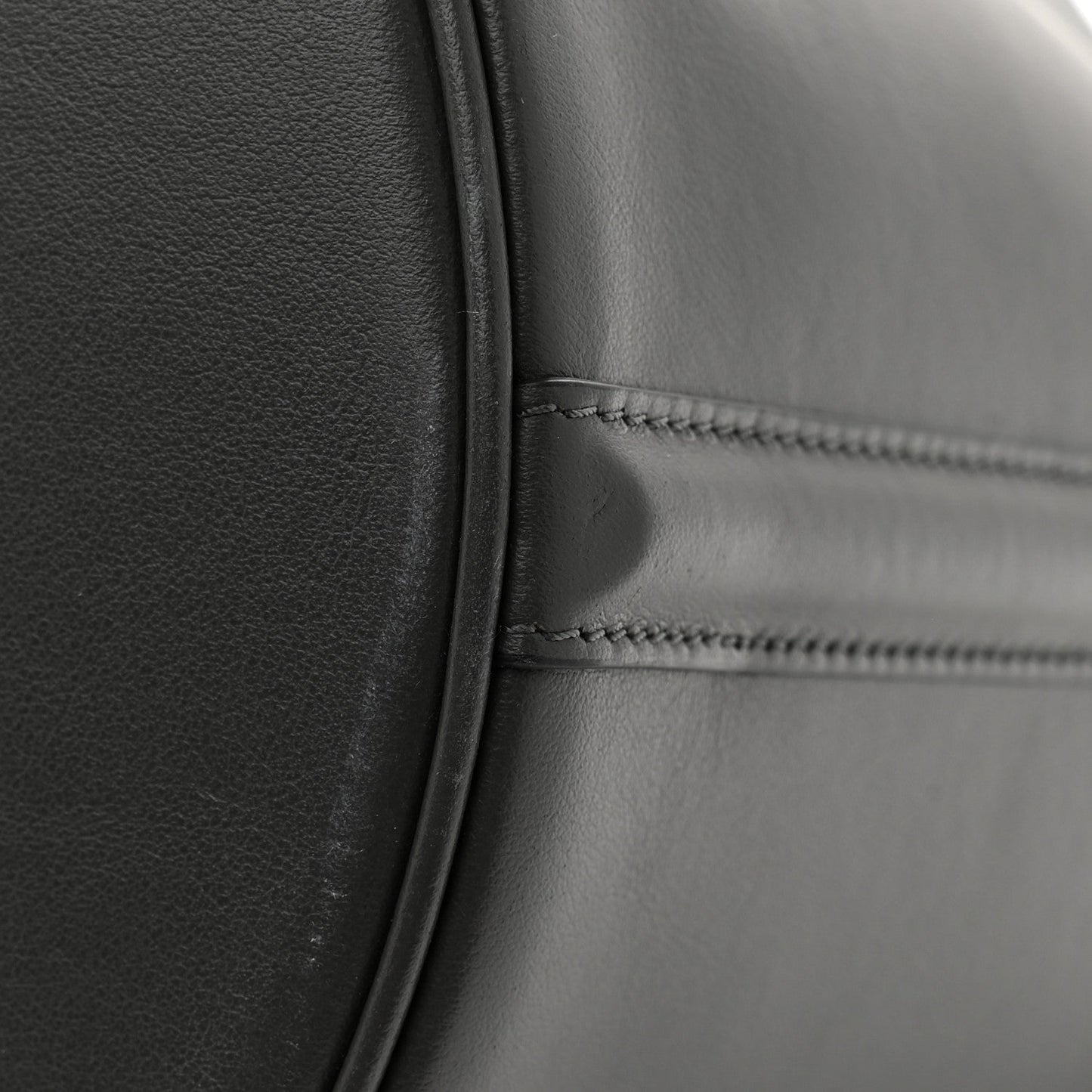 Smooth Calfskin Bucket 16 Bag Anthracite