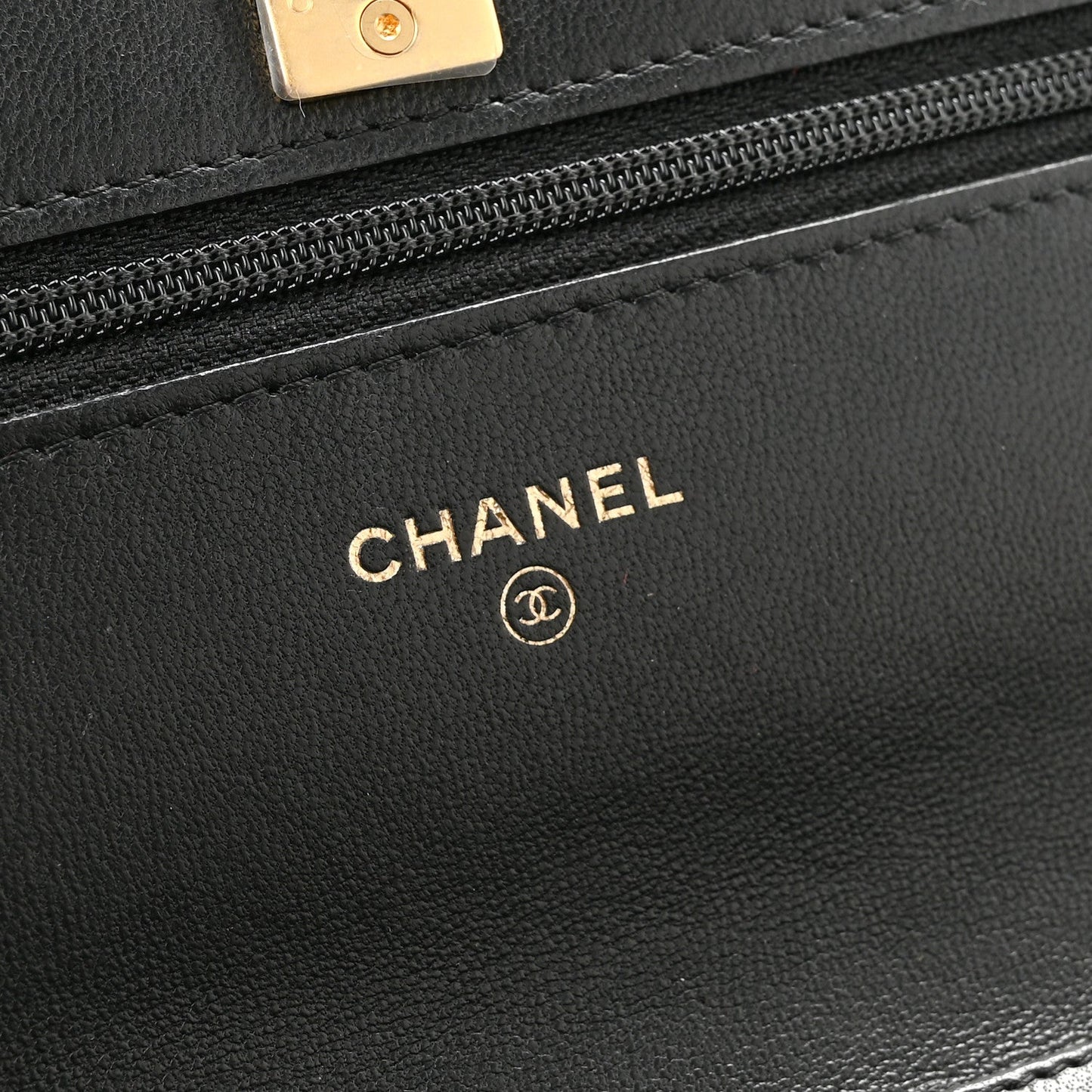 Lambskin Quilted CC Pearl Crush Wallet on Chain WOC Black