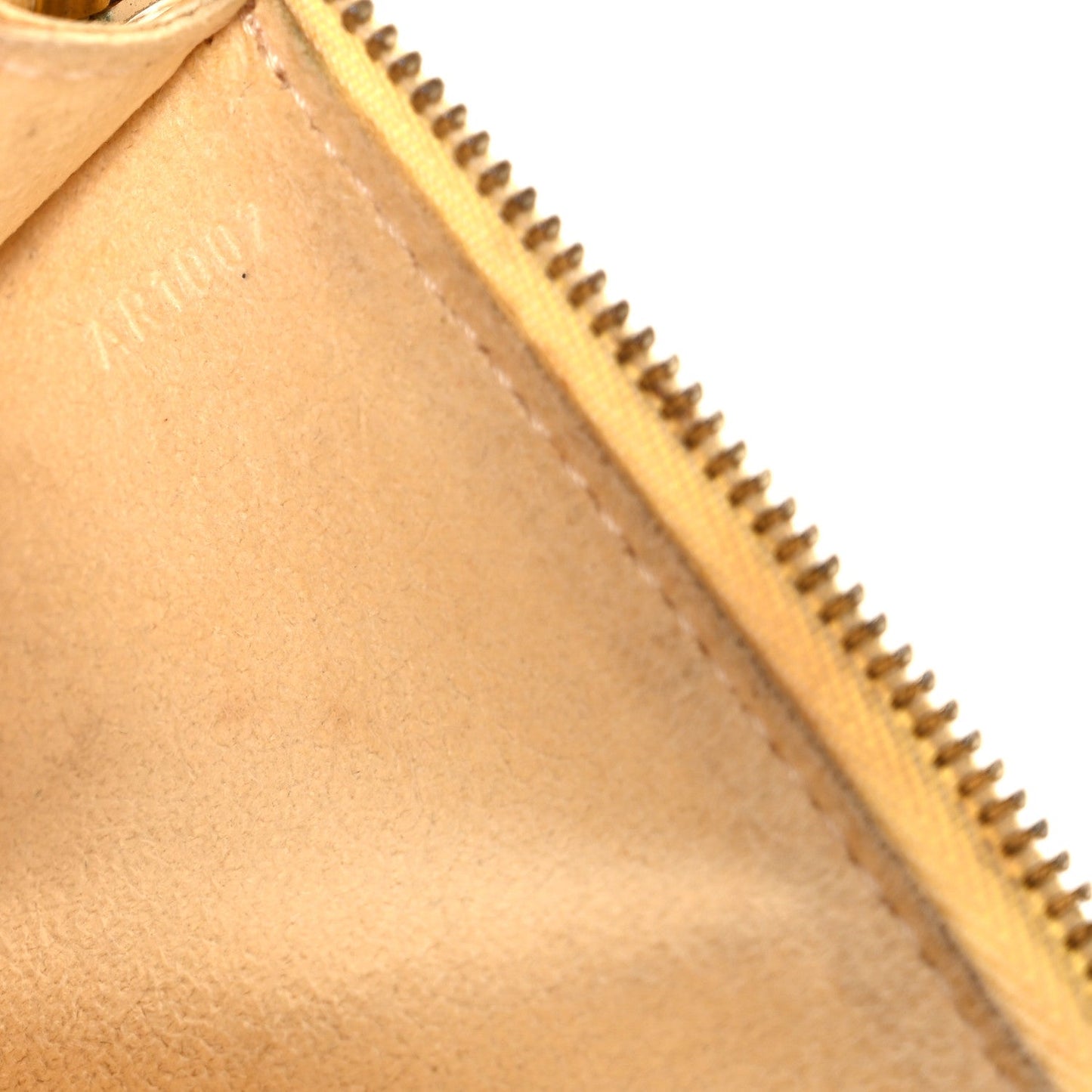 Epi Pochette Accessories 24 Vanilla