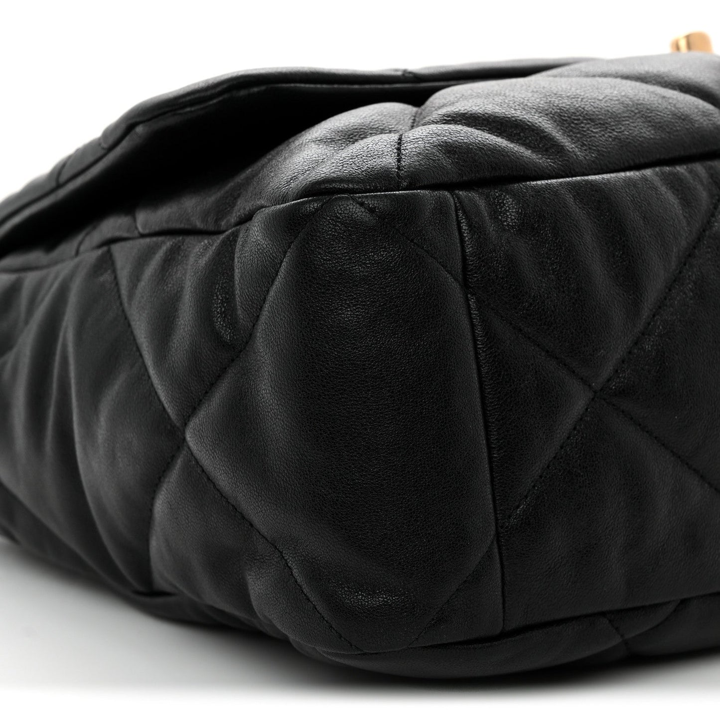 Lambskin Quilted Maxi Chanel 19 Flap Black