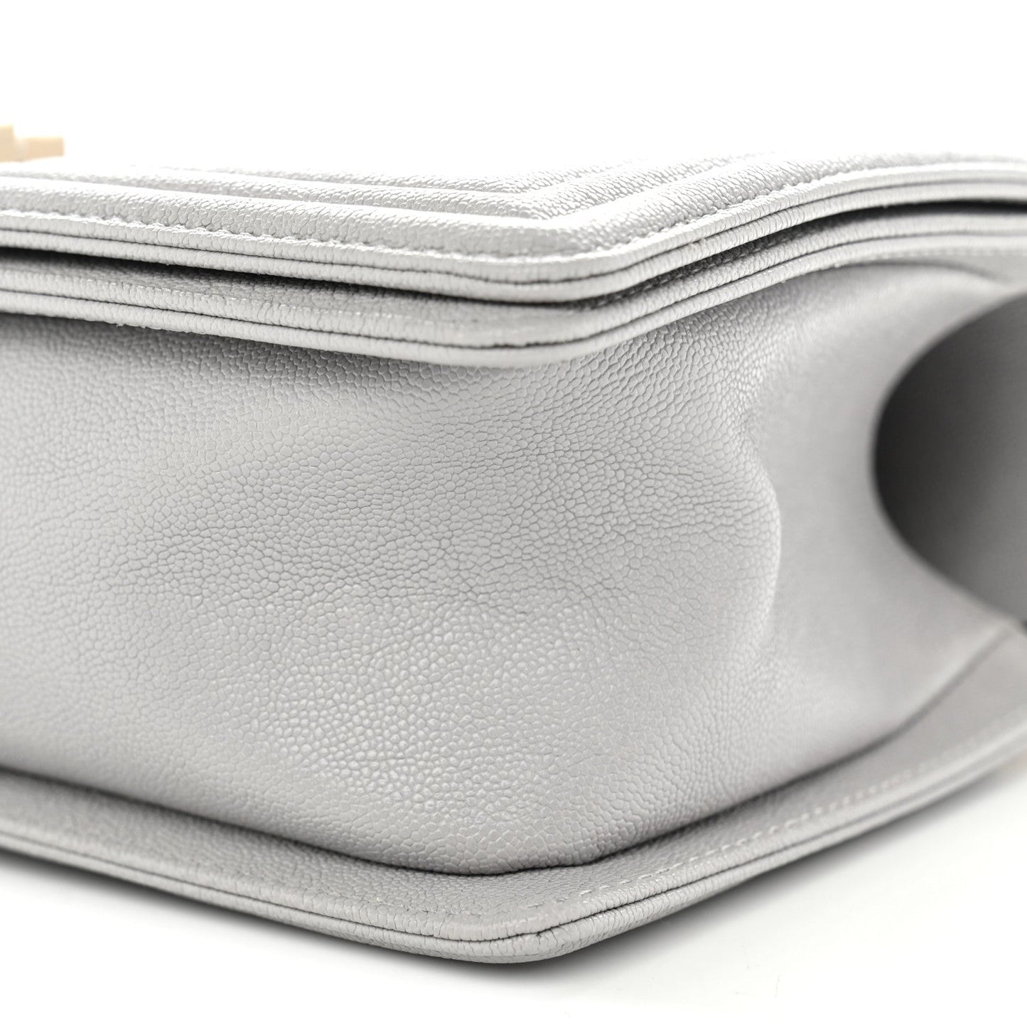 Caviar Quilted Medium Boy Flap Light Grey