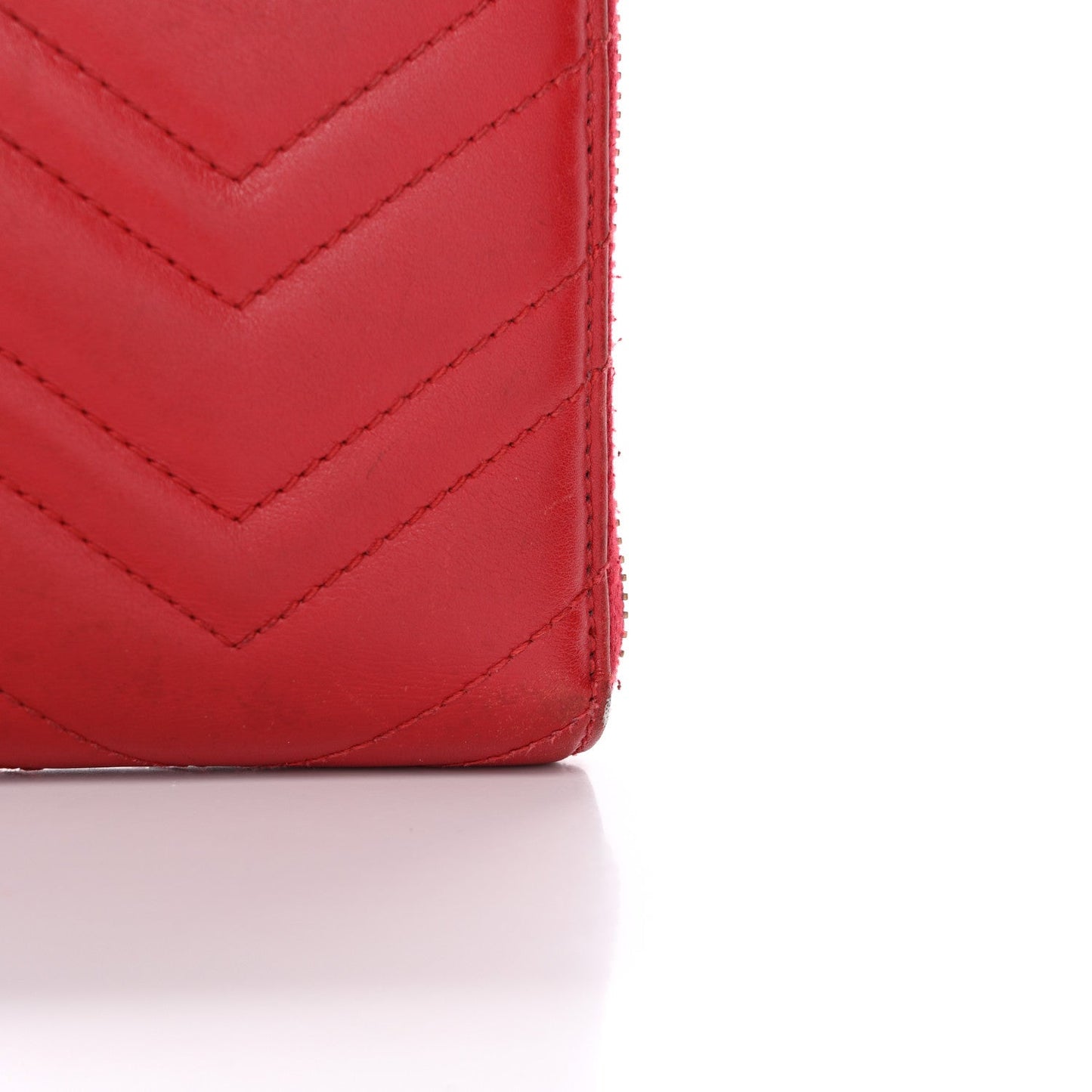 Calfskin Matelasse GG Marmont Zip Around Wallet Hibiscus Red