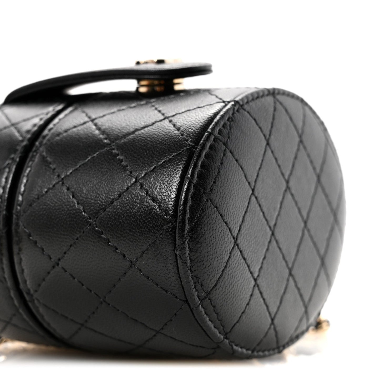 Lambskin Quilted Mini Round Vanity Case With Chain Black