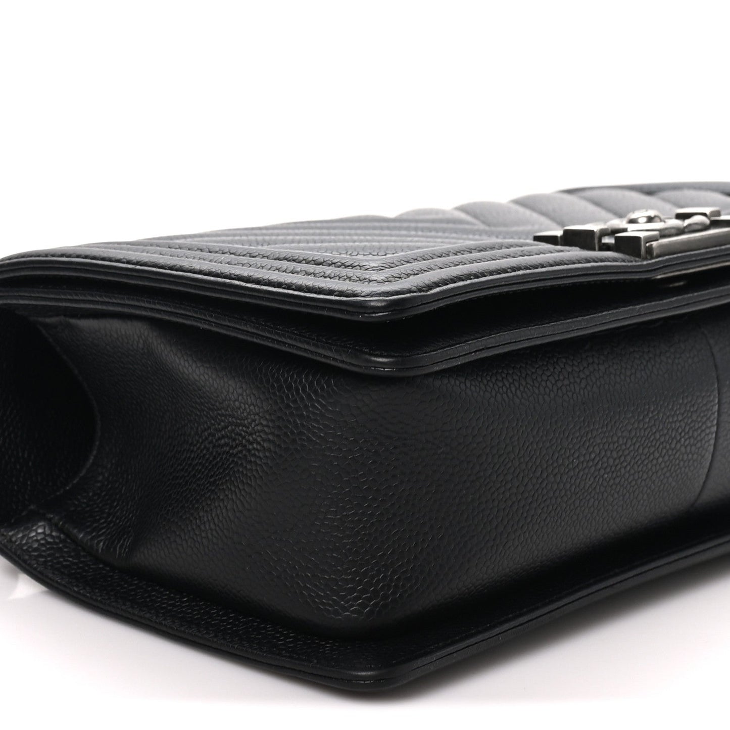 Caviar Chevron Quilted Medium Boy Flap Black