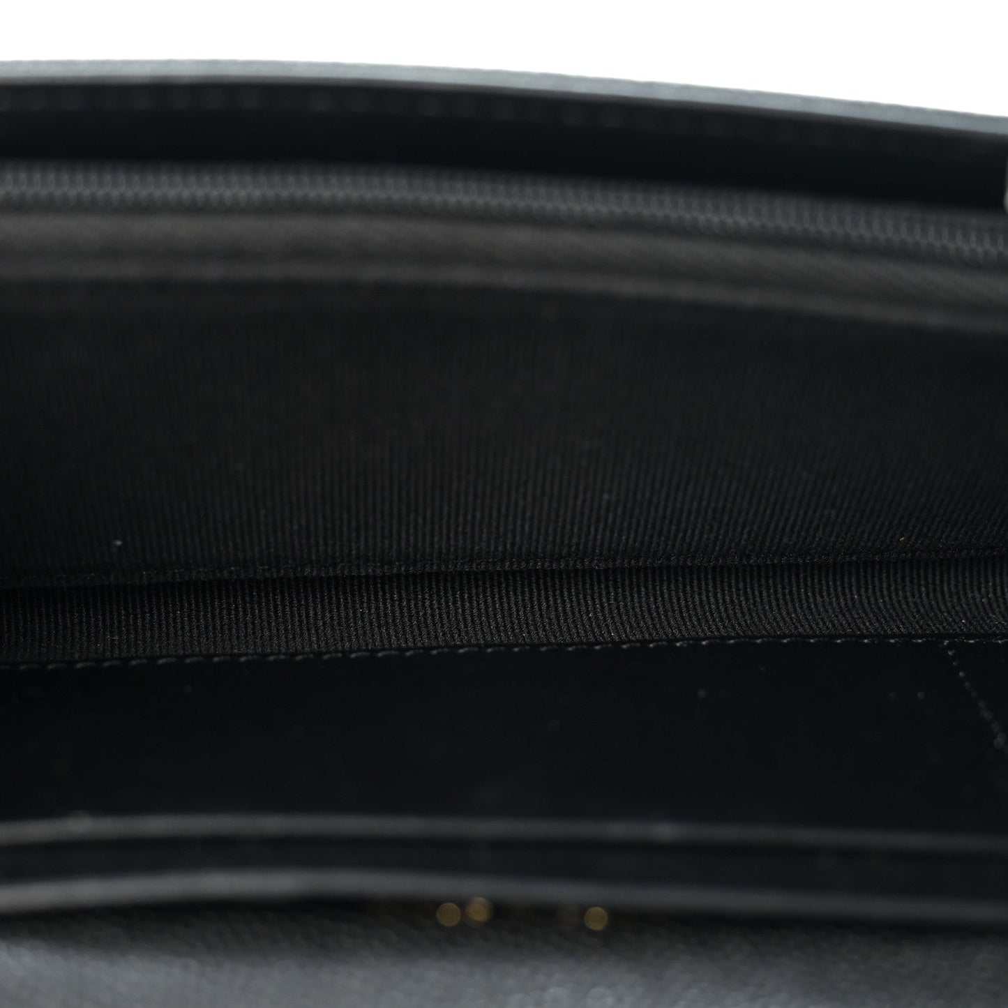 Caviar Quilted Textured CC Flap Wallet Black