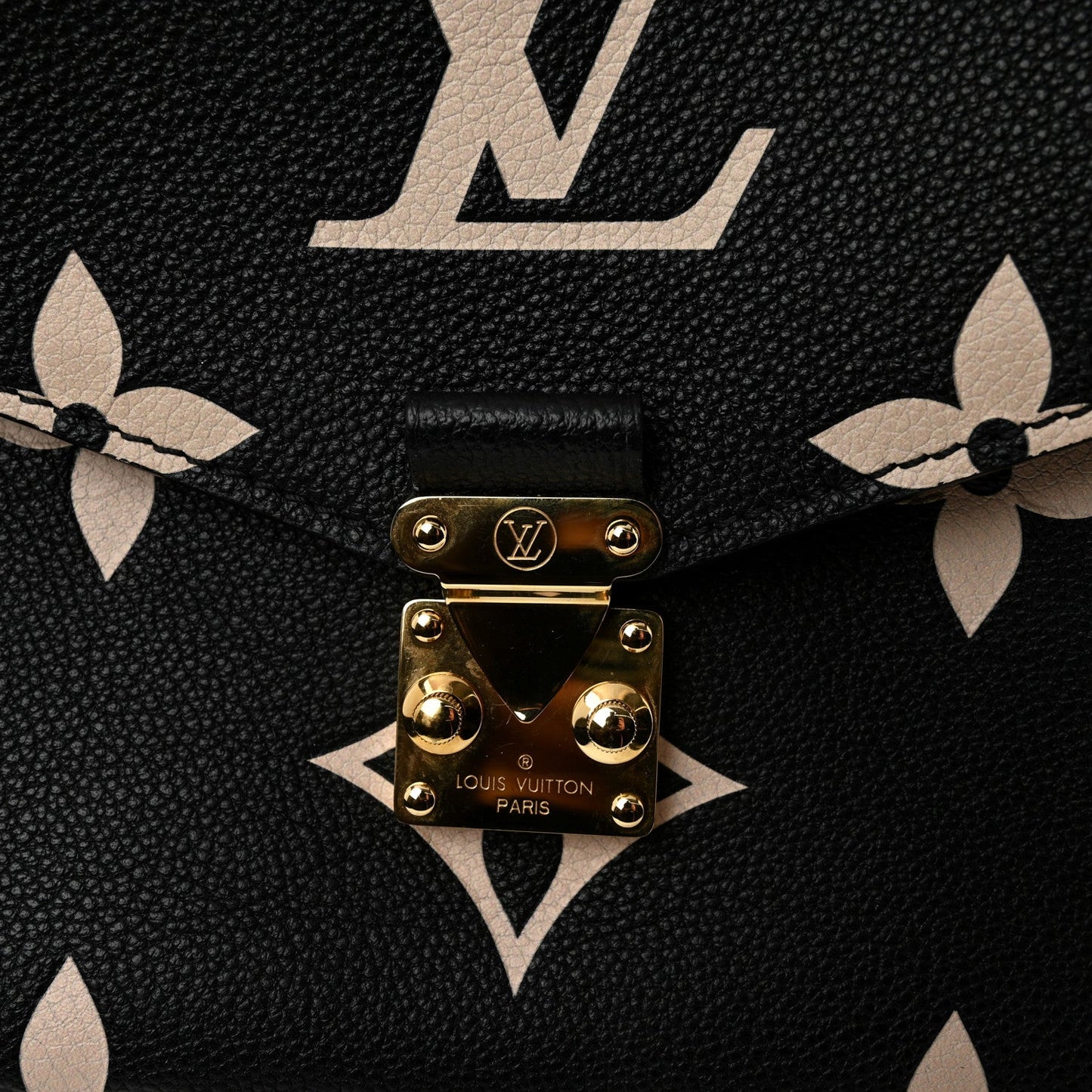 Empreinte Monogram Giant Pochette Metis Black Beige