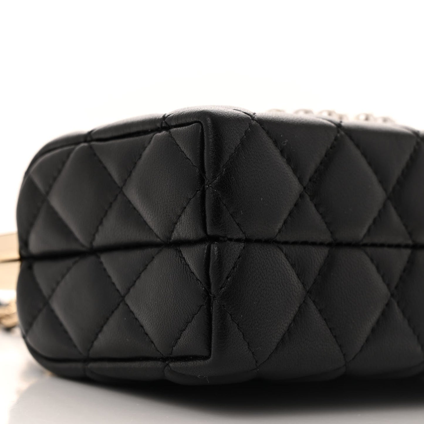 Lambskin Quilted Pearl CC Vanity Case Black