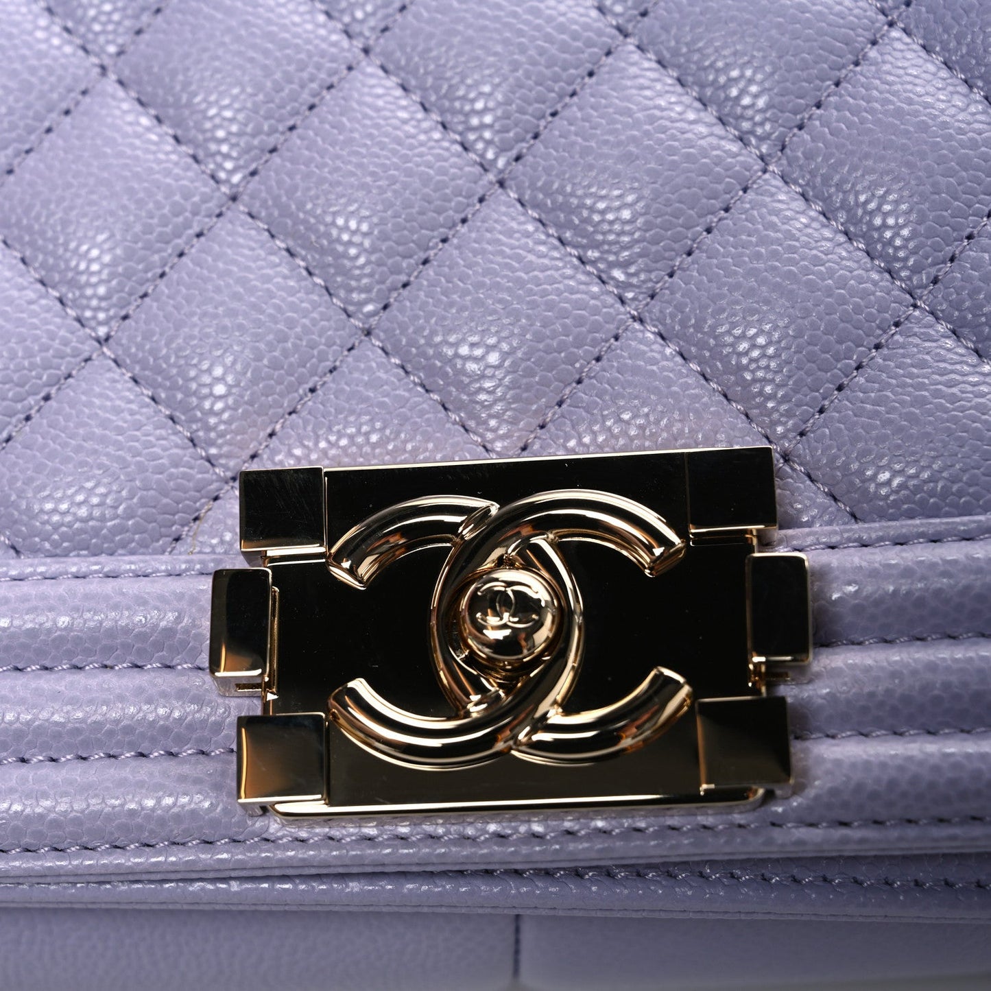 Caviar Quilted Medium Boy Flap Light Purple