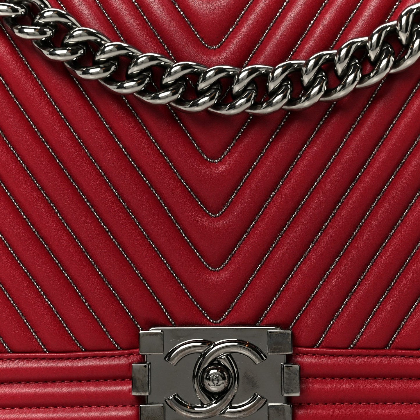 Calfskin Chevron Quilted New Medium Chain Boy Flap Red