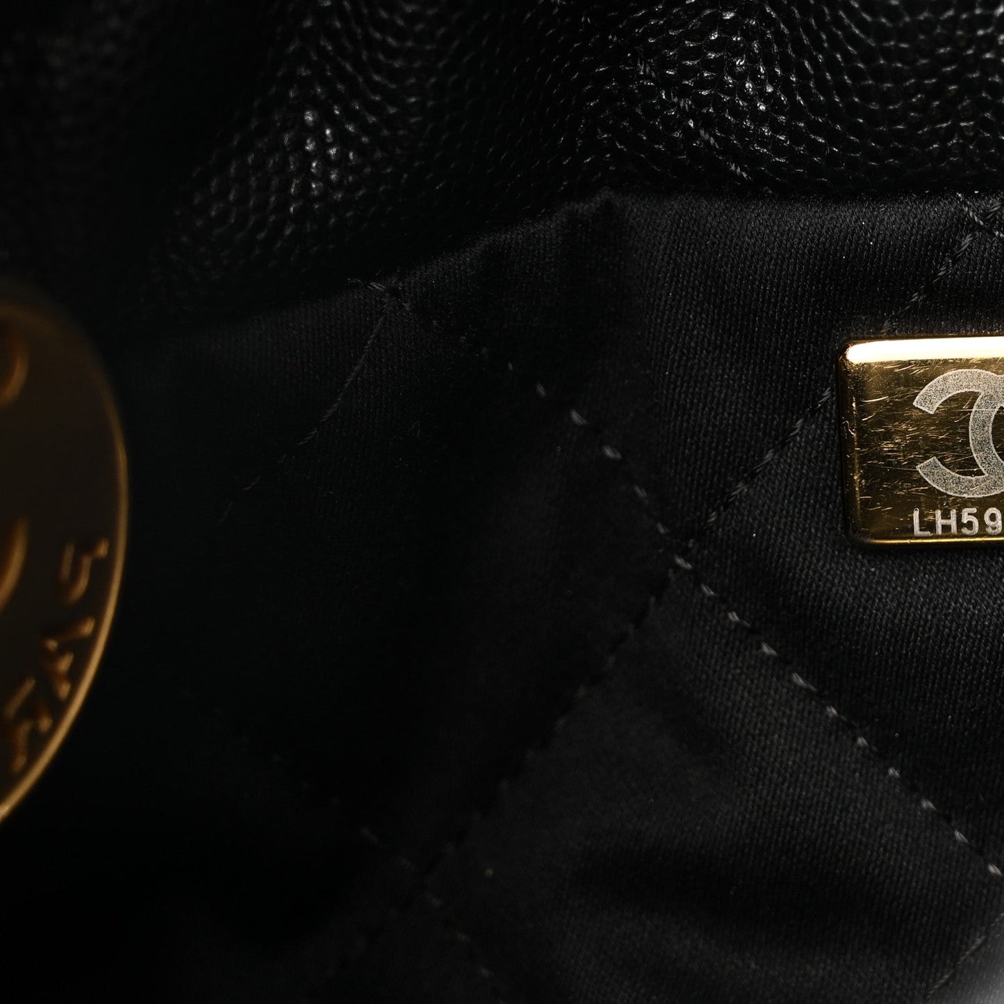 Shiny Caviar Quilted Monochrome Mini Chanel 22 Black