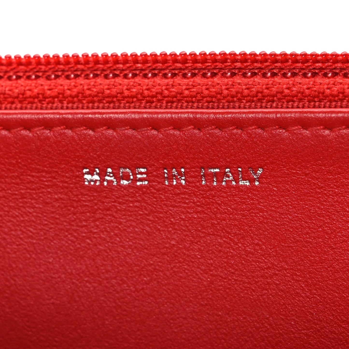Caviar Chevron Quilted Wallet On Chain WOC Red