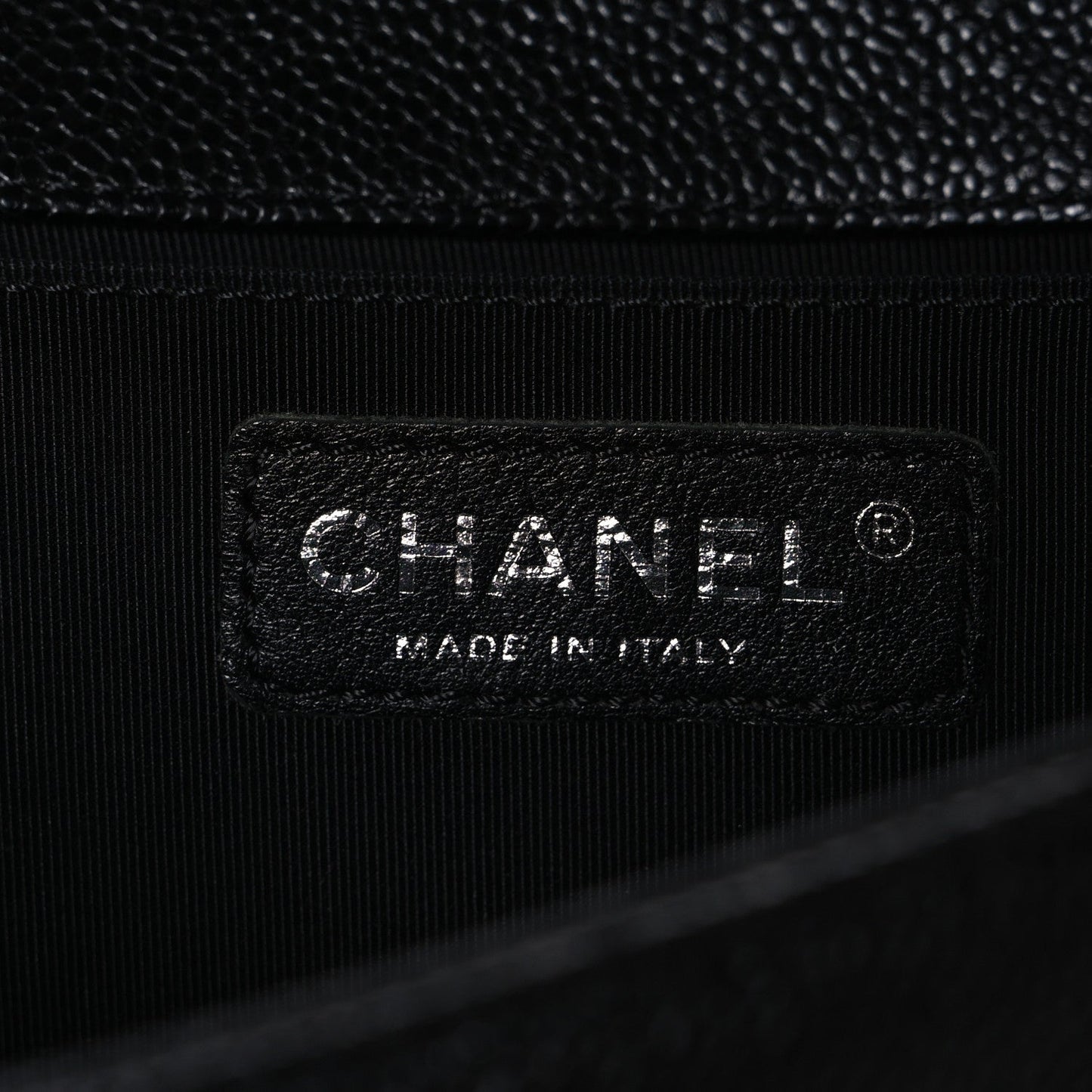Caviar Quilted Medium Boy Flap Black