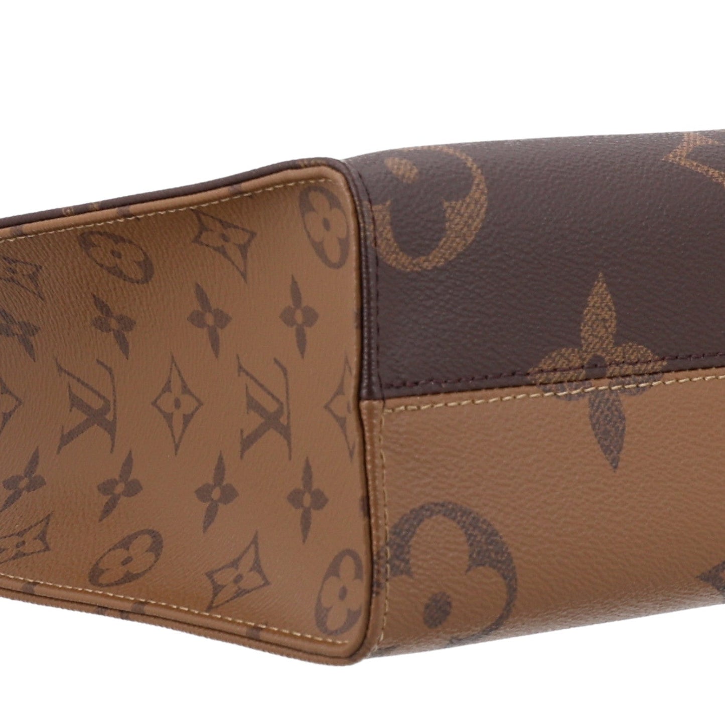 Reverse Monogram Giant Onthego BB