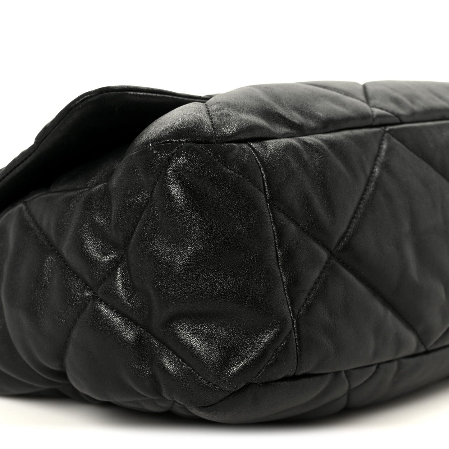 Lambskin Quilted Maxi Chanel 19 Flap Black