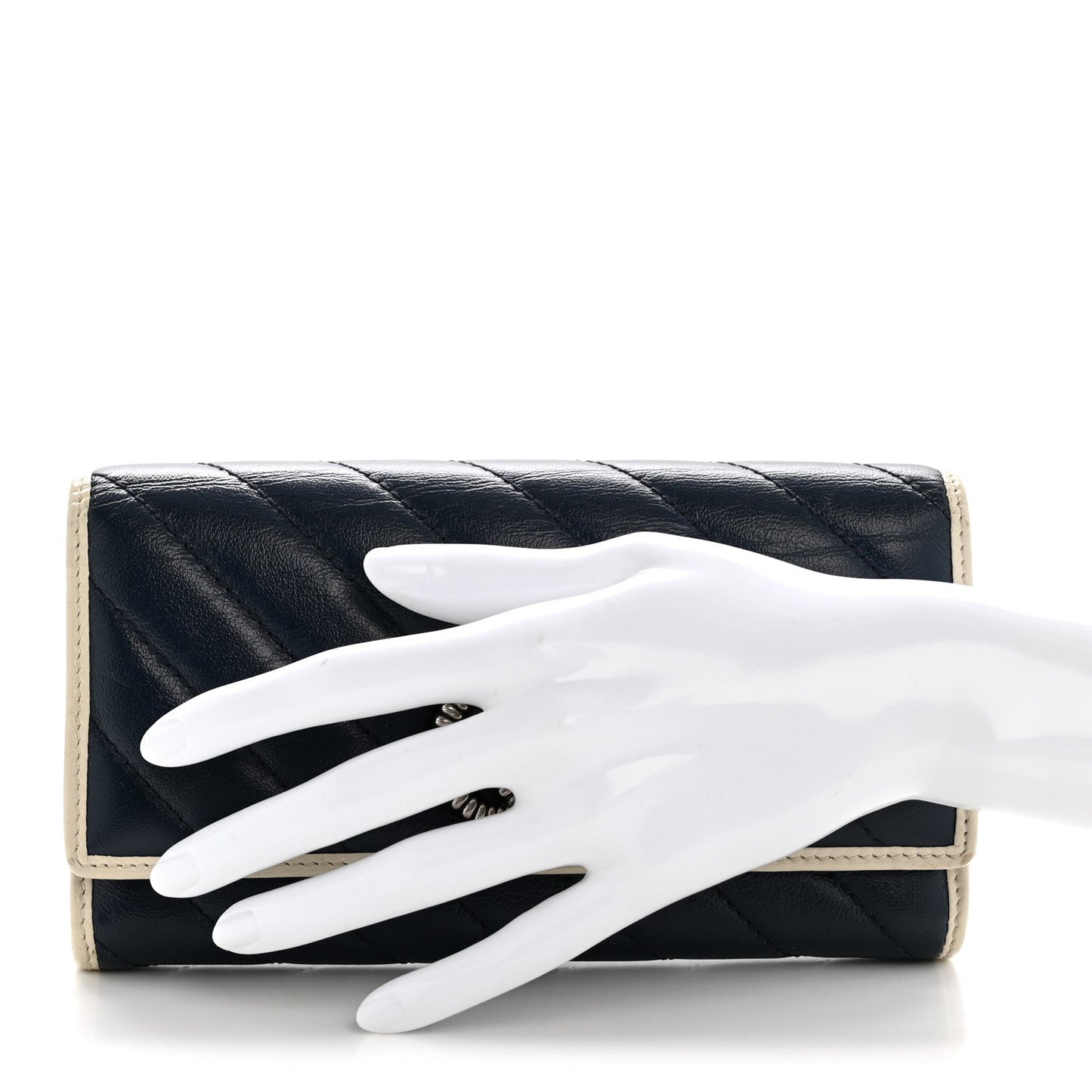Vintage Effect Calfskin Matelasse Diagonal Torchon GG Marmont Continental Wallet Blue Agata Mystic White