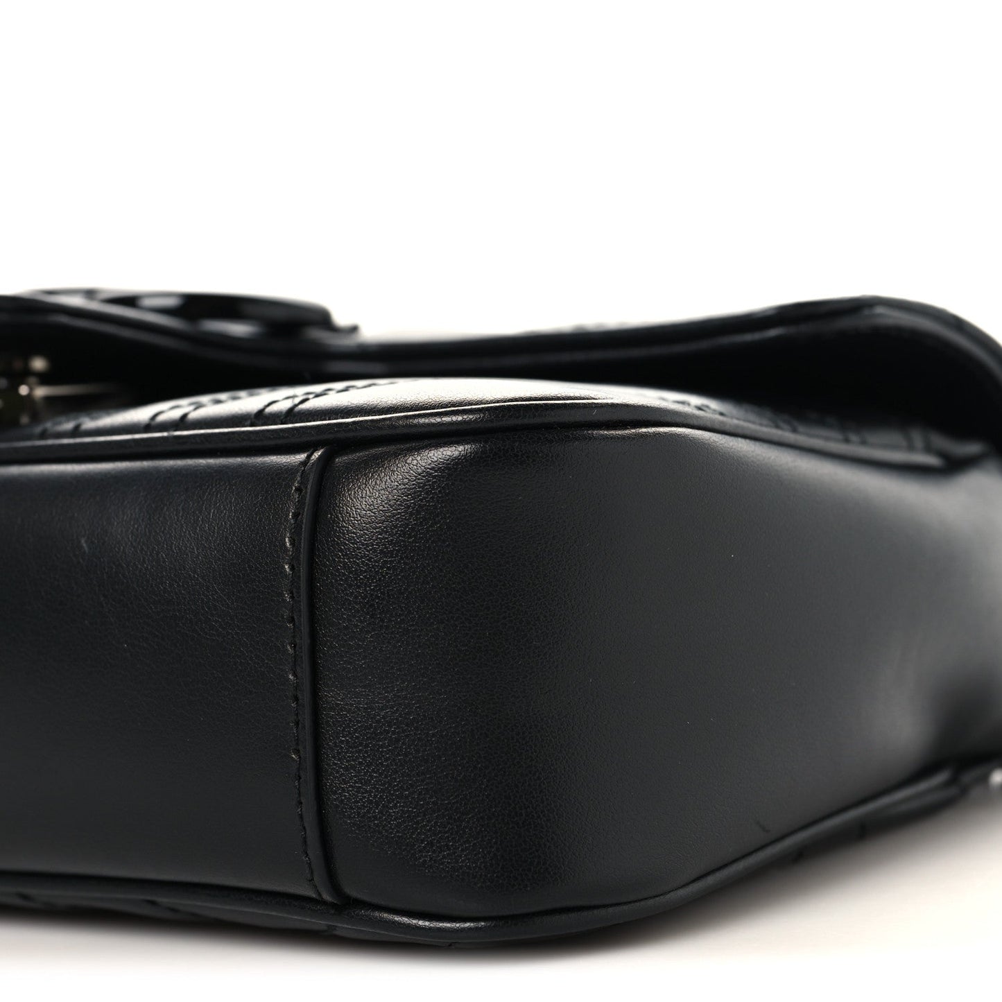 Calfskin Matelasse Monochrome Mini GG Marmont Shoulder Bag Black