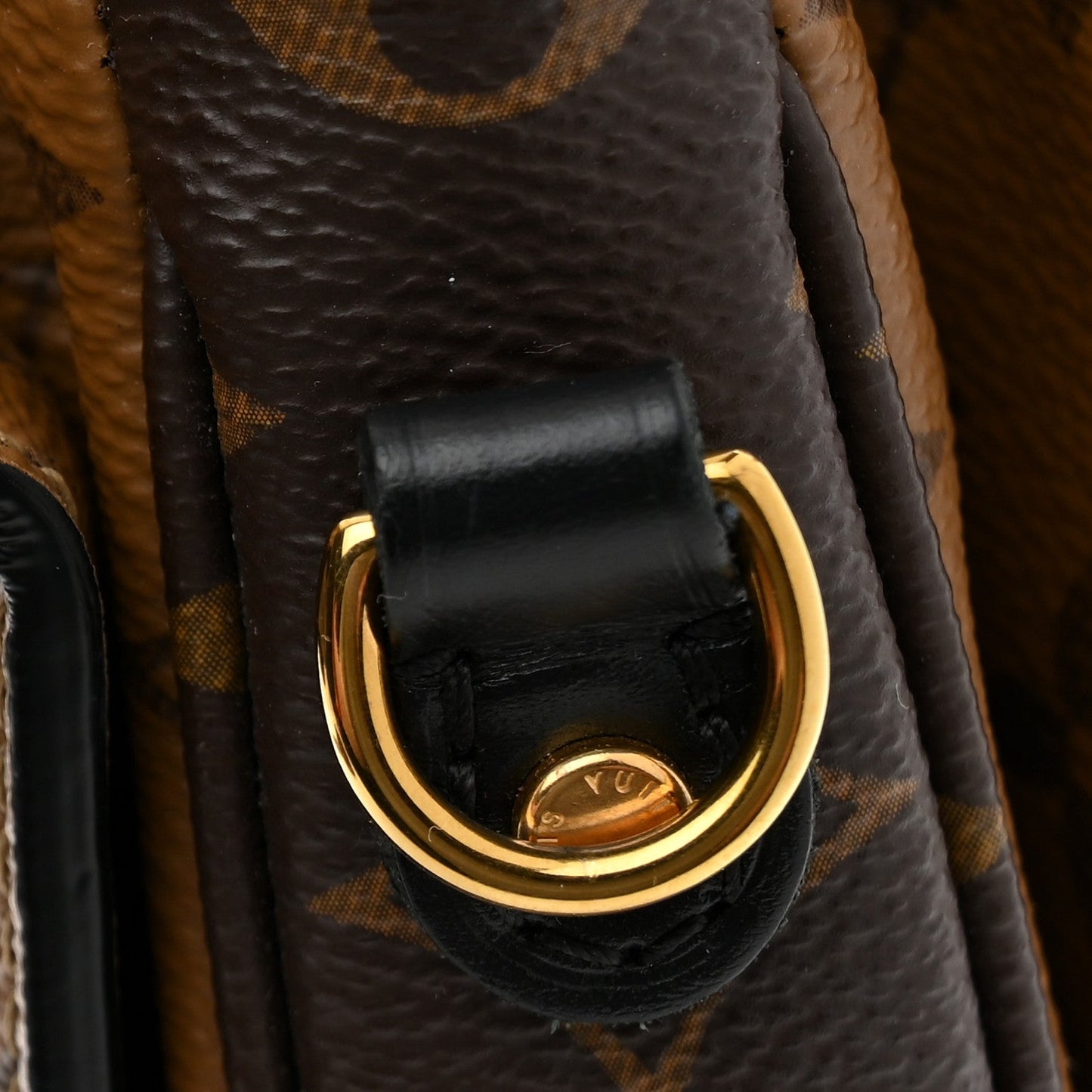 Reverse Monogram Pochette Metis