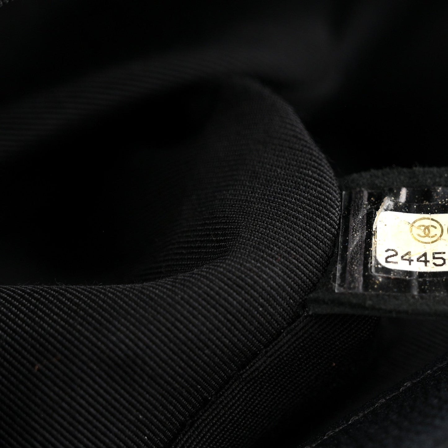 Caviar Quilted Medium Boy Flap Black