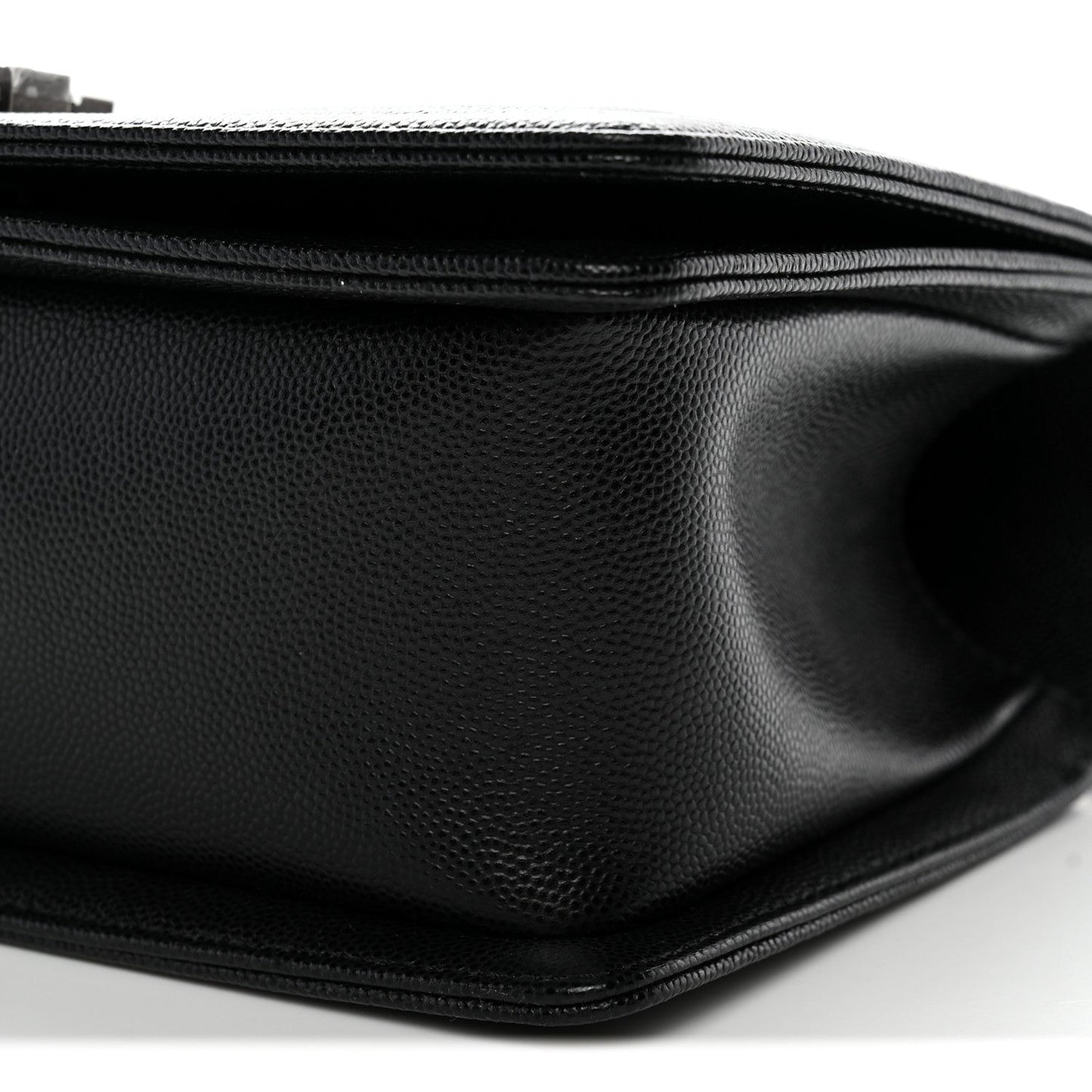 Caviar Quilted Medium Boy Flap Black