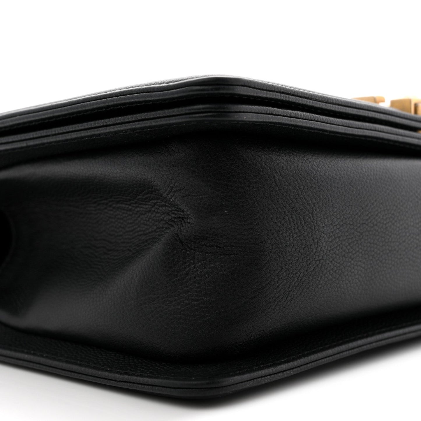 Caviar Quilted Medium Boy Flap Black
