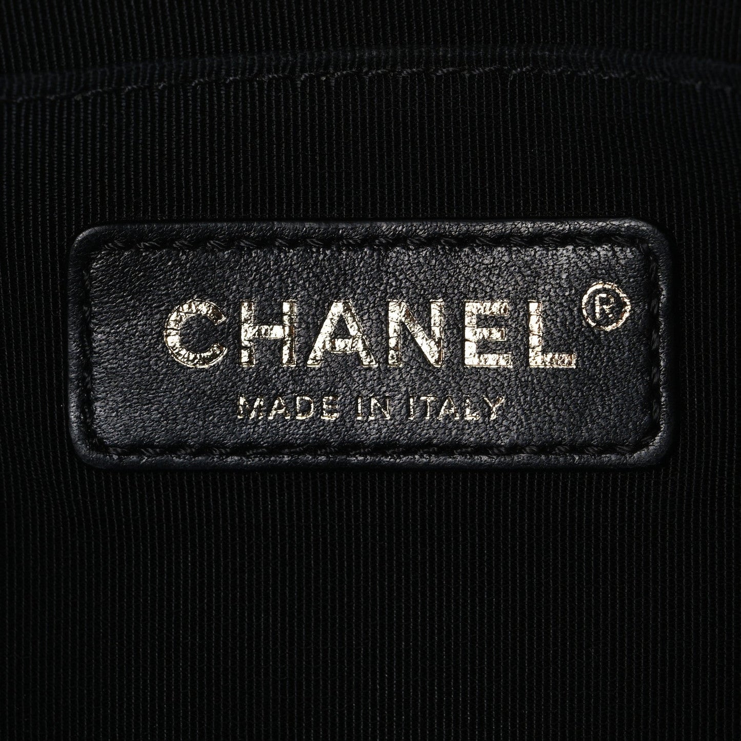 Caviar Quilted Medium Boy Flap Black