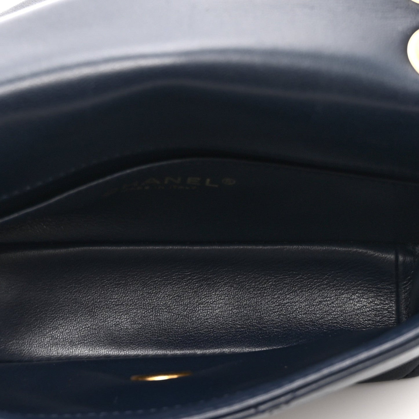 Shiny Lambskin Small Chain Is More Flap Navy Blue