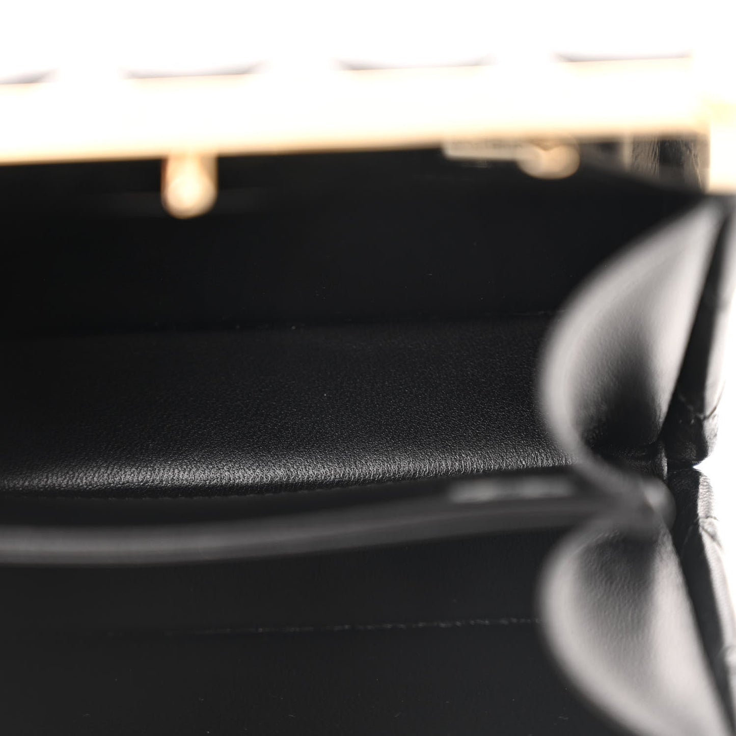 Lambskin Quilted Pearl CC Vanity Case Black