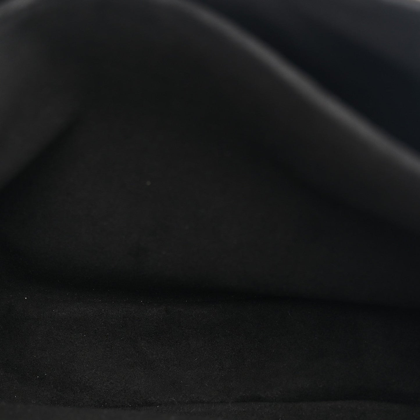 Reverse Monogram Pochette Metis