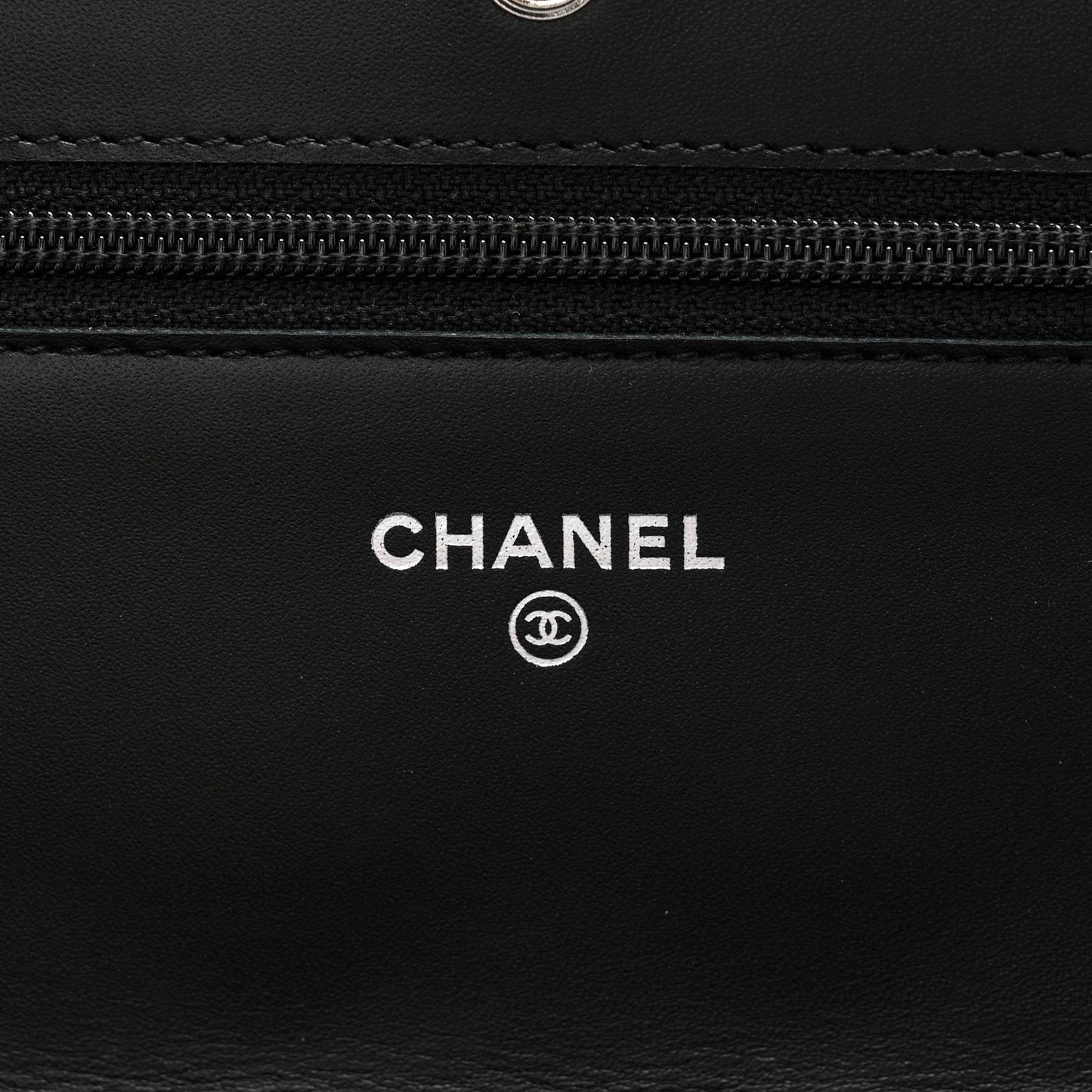 Patent Quilted Wallet On Chain WOC Black